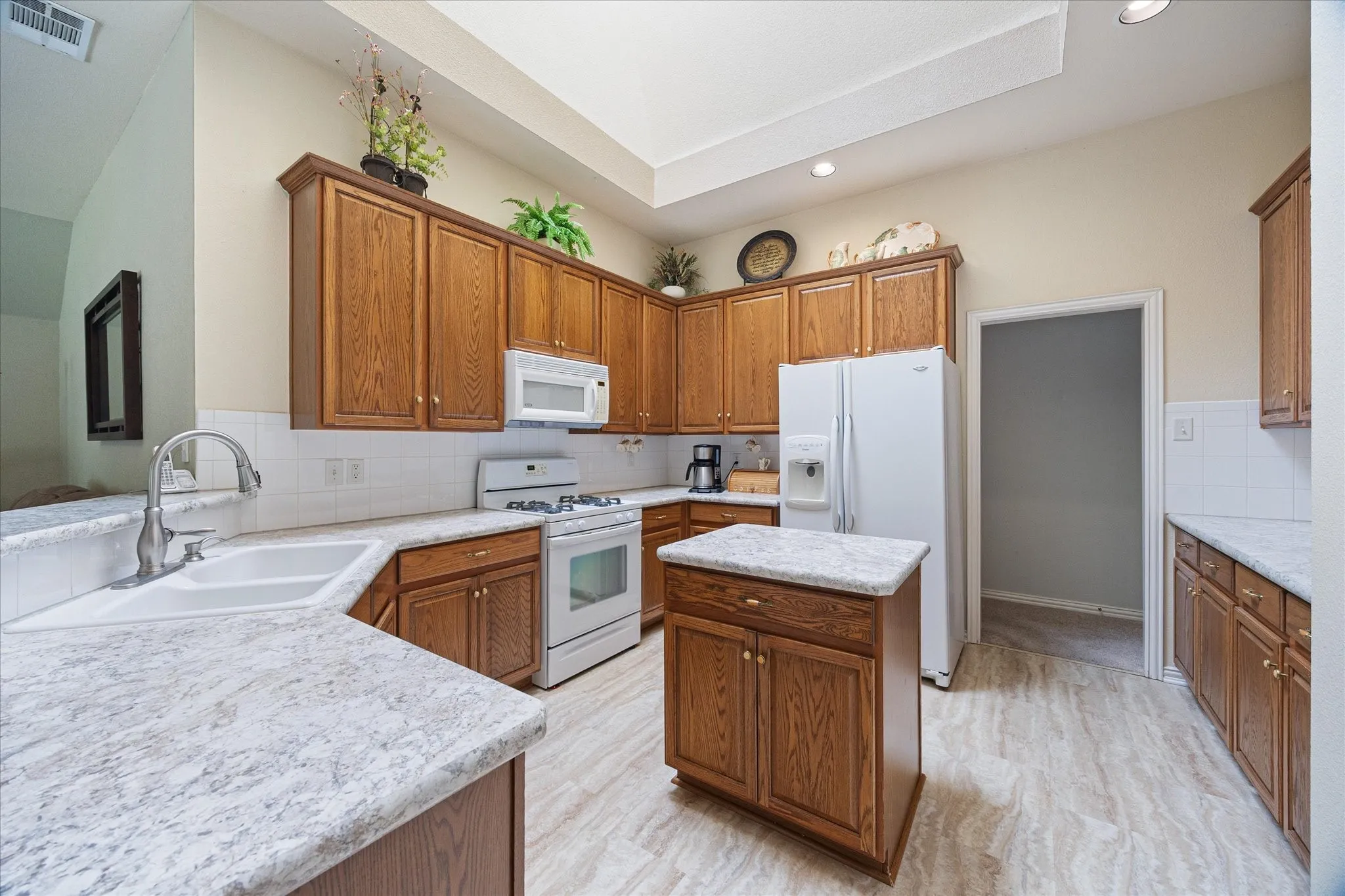 Single Family Residence For Sale in Dallas County , 5815 Teal Court, Sachse, Texas 75048, 4 Bedroom, 2 Bathroom, 2 Garage spaces, 2,088 Sqft, built in 2004, mls#21339333, Real Estate Agent in Sachse, Homes For Sale in Dallas county, Homes For Sale in Sachse, Realtor in Sachse Texas, Real Estate Brokerage Independent Realty Texas, Luminita Cordes Realtor