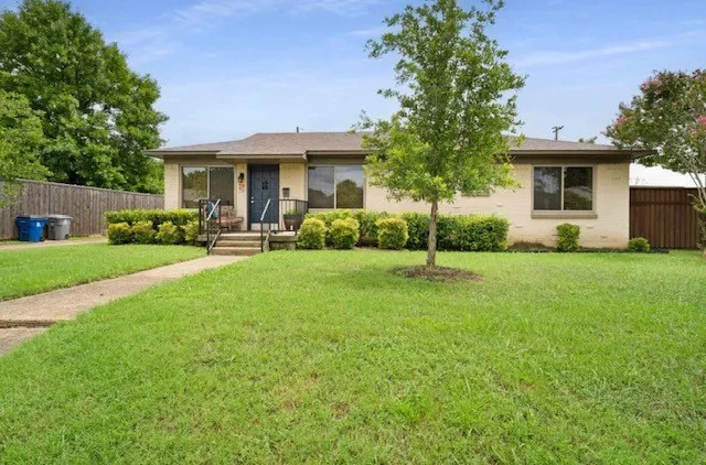 Single Family Residence For Sale in Dallas County , 10204 Mc Cree Road, Dallas, Texas 75238, 3 Bedrooms, 2 Bathrooms, 2 Garage spaces, 1,446 Sqft, built in 1955, Price $585,000, mls#21339537, Real Estate Agent in Dallas, Homes For Sale in Dallas county, Homes For Sale in Dallas, Realtor in Dallas Texas, Real Estate Brokerage Independent Realty Texas, Luminita Cordes Realtor