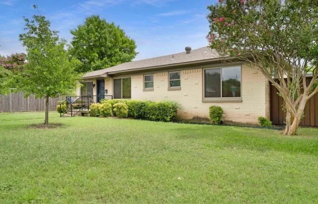 A wonderful yard on a corner lot!