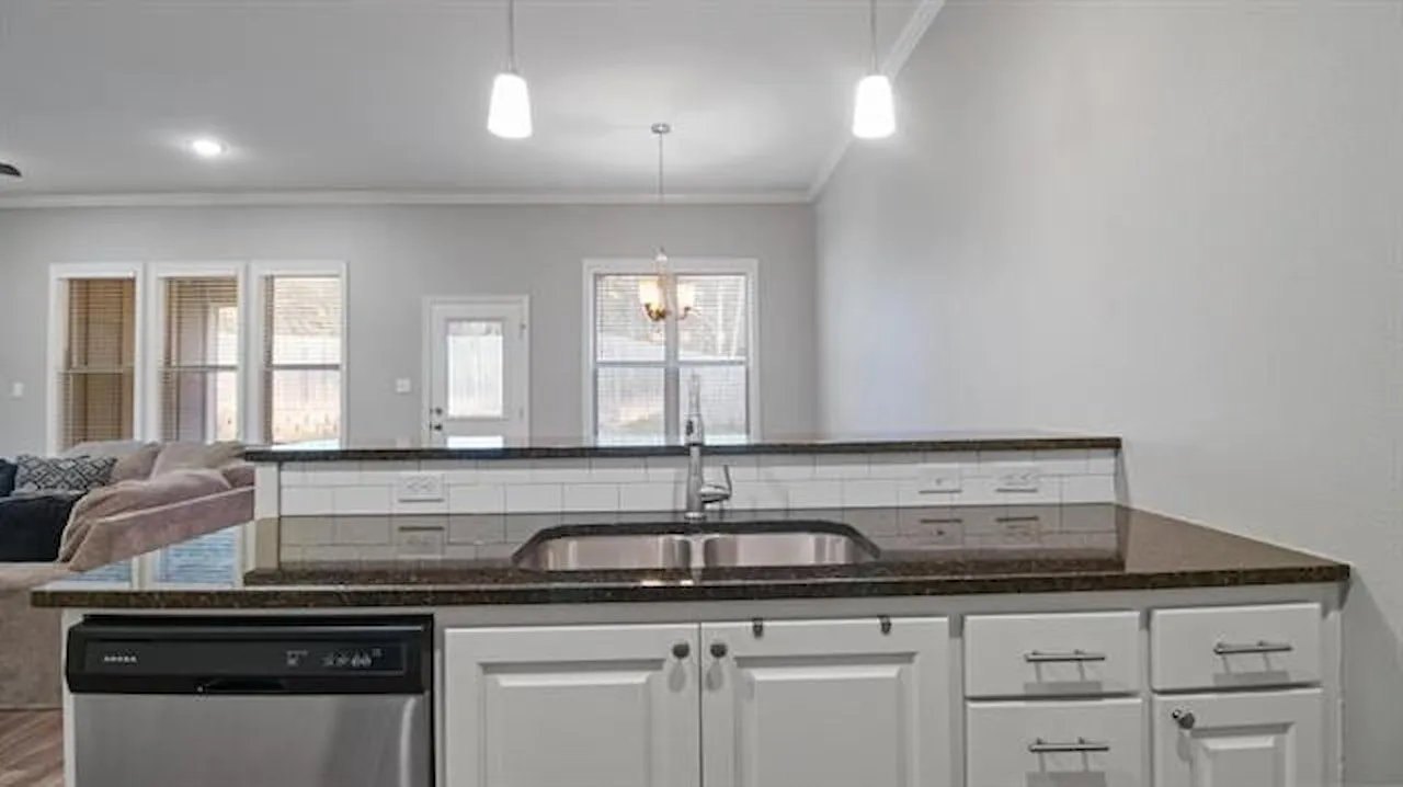 Single Family Residence For Sale in Smith County , 2927 Meadow Brook Trail, Tyler, Texas 75701, 3 Bedroom, 2 Bathroom, 2 Garage spaces, 1,385 Sqft, built in 2018, mls#21334417, Real Estate Agent in Tyler, Homes For Sale in Smith county, Homes For Sale in Tyler, Realtor in Tyler Texas, Real Estate Brokerage Independent Realty Texas, Luminita Cordes Realtor