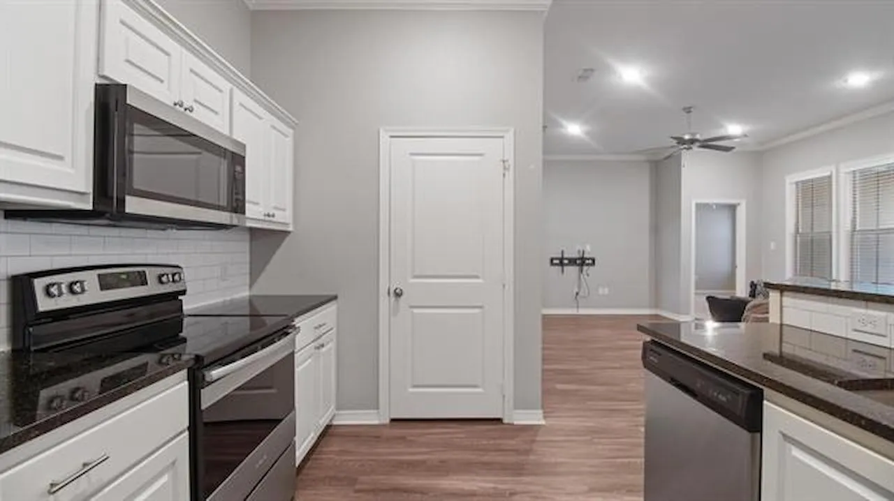 Single Family Residence For Sale in Smith County , 2927 Meadow Brook Trail, Tyler, Texas 75701, 3 Bedroom, 2 Bathroom, 2 Garage spaces, 1,385 Sqft, built in 2018, mls#21334417, Real Estate Agent in Tyler, Homes For Sale in Smith county, Homes For Sale in Tyler, Realtor in Tyler Texas, Real Estate Brokerage Independent Realty Texas, Luminita Cordes Realtor