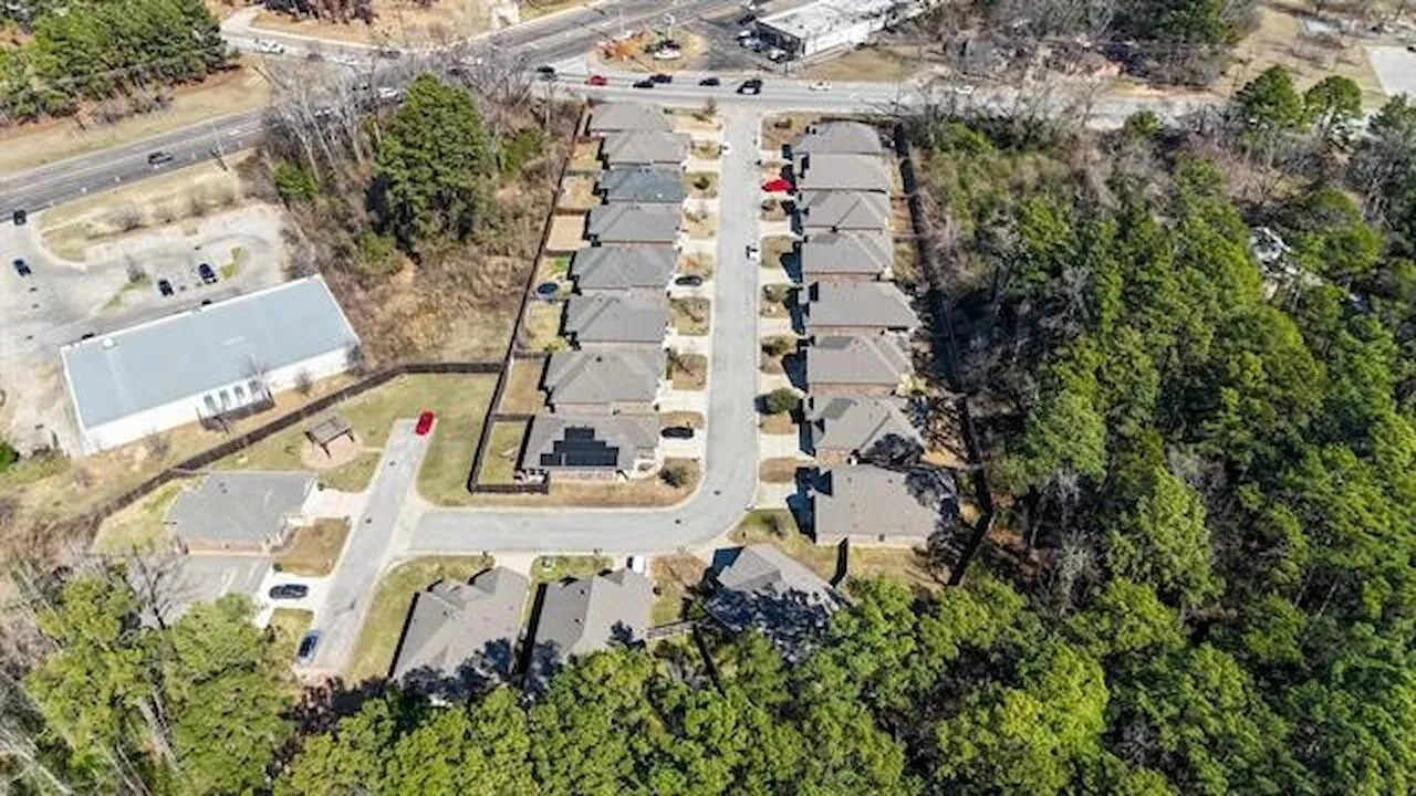 Single Family Residence For Sale in Smith County , 2927 Meadow Brook Trail, Tyler, Texas 75701, 3 Bedroom, 2 Bathroom, 2 Garage spaces, 1,385 Sqft, built in 2018, mls#21334417, Real Estate Agent in Tyler, Homes For Sale in Smith county, Homes For Sale in Tyler, Realtor in Tyler Texas, Real Estate Brokerage Independent Realty Texas, Luminita Cordes Realtor