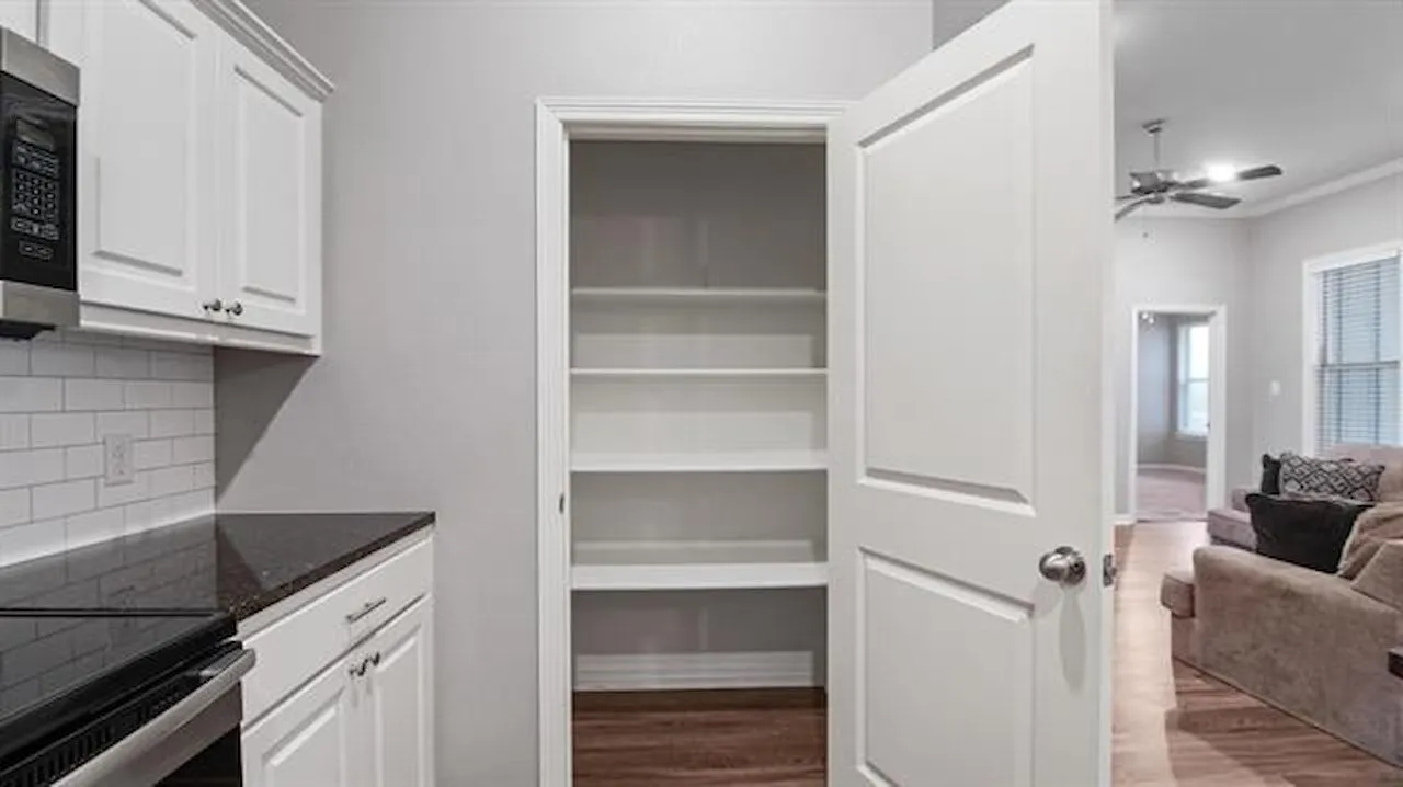 Single Family Residence For Sale in Smith County , 2927 Meadow Brook Trail, Tyler, Texas 75701, 3 Bedroom, 2 Bathroom, 2 Garage spaces, 1,385 Sqft, built in 2018, mls#21334417, Real Estate Agent in Tyler, Homes For Sale in Smith county, Homes For Sale in Tyler, Realtor in Tyler Texas, Real Estate Brokerage Independent Realty Texas, Luminita Cordes Realtor