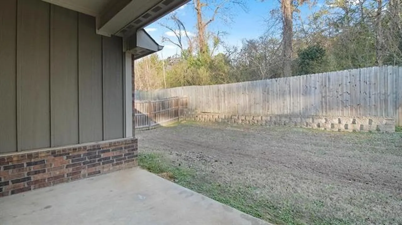 Single Family Residence For Sale in Smith County , 2927 Meadow Brook Trail, Tyler, Texas 75701, 3 Bedroom, 2 Bathroom, 2 Garage spaces, 1,385 Sqft, built in 2018, mls#21334417, Real Estate Agent in Tyler, Homes For Sale in Smith county, Homes For Sale in Tyler, Realtor in Tyler Texas, Real Estate Brokerage Independent Realty Texas, Luminita Cordes Realtor