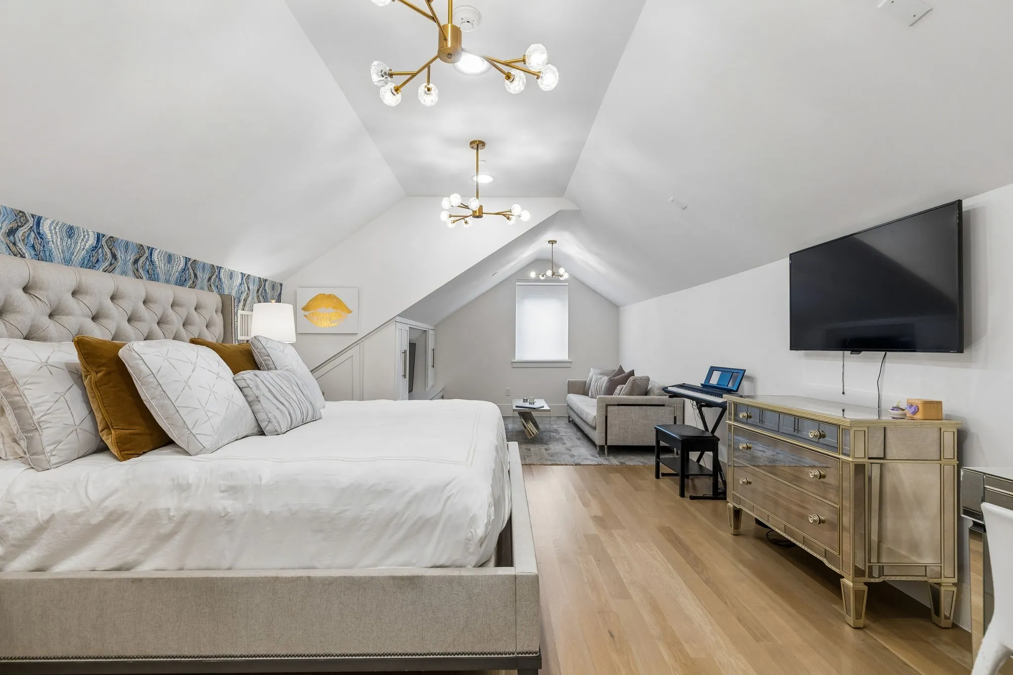 Secondary bedroom with sitting area