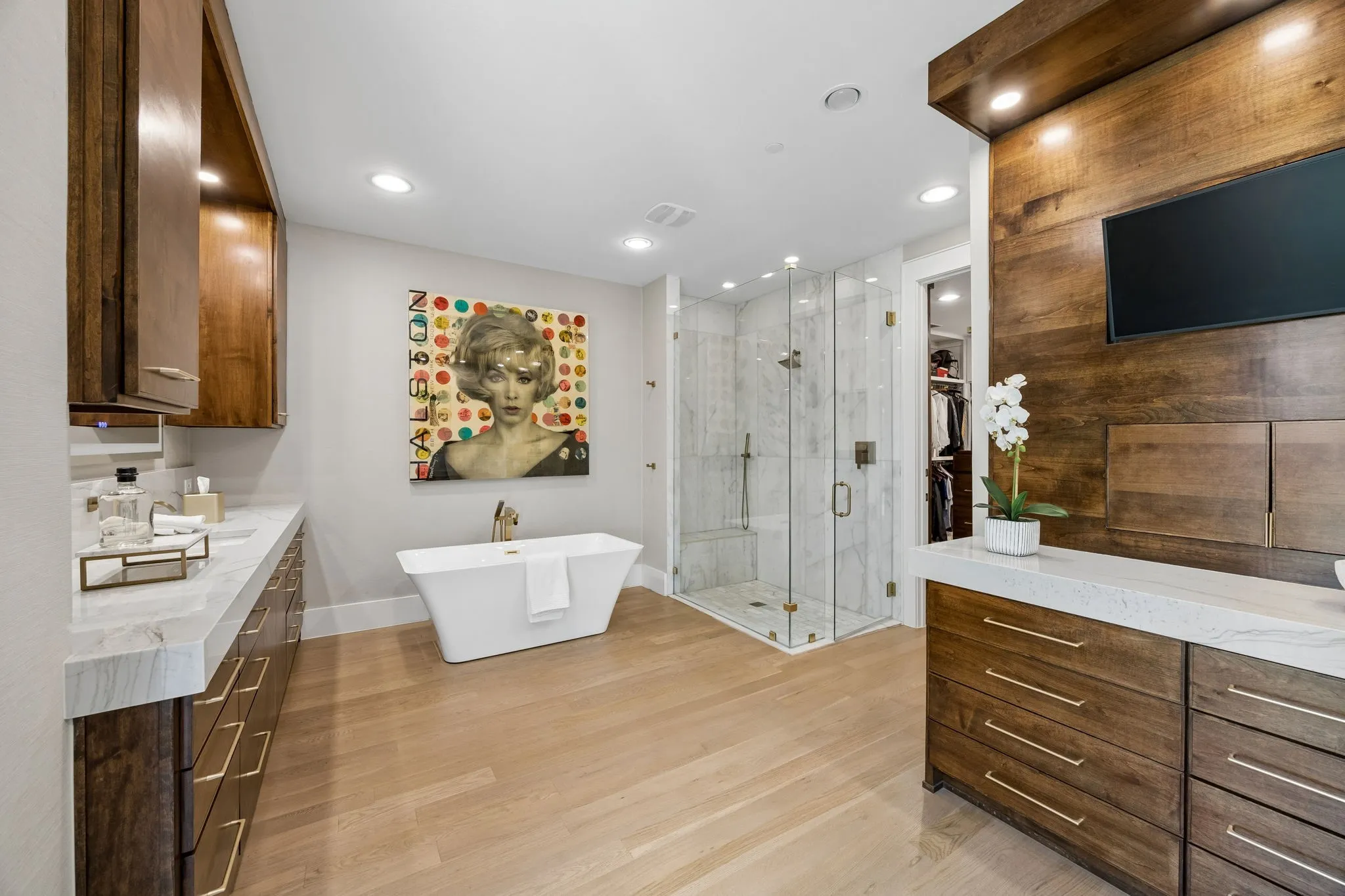 Single Family Residence For Sale in Dallas County , 3944 Wentwood Drive, University Park, Texas 75225, 5 Bedroom, 7 Bathroom, 3 Garage spaces, 6,084 Sqft, built in 2019, mls#21339540, Real Estate Agent in University Park, Homes For Sale in Dallas county, Homes For Sale in University Park, Realtor in University Park Texas, Real Estate Brokerage Independent Realty Texas, Luminita Cordes Realtor