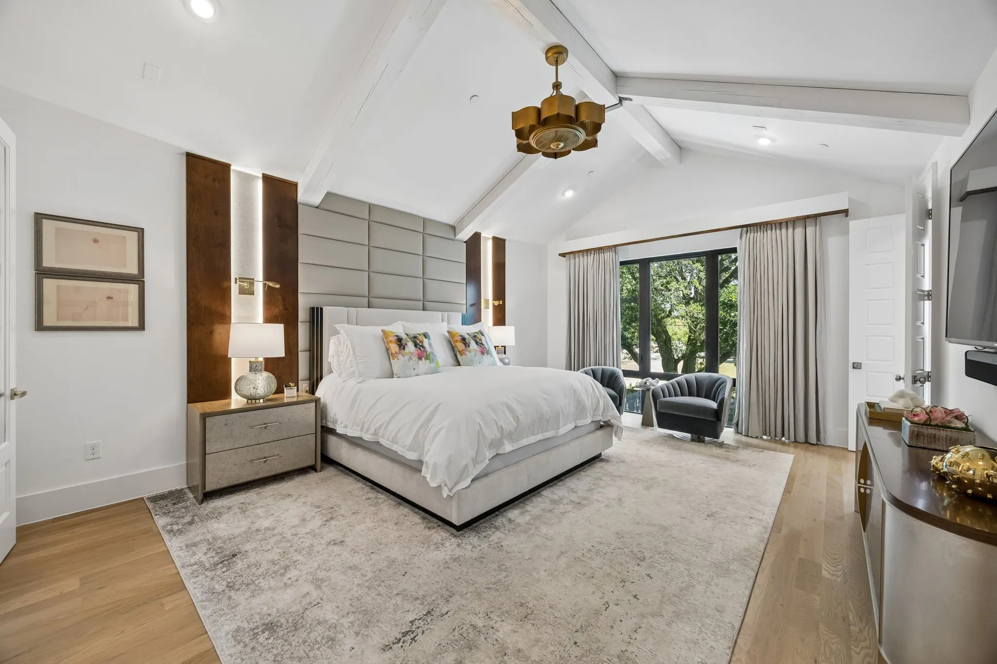 Single Family Residence For Sale in Dallas County , 3944 Wentwood Drive, University Park, Texas 75225, 5 Bedroom, 7 Bathroom, 3 Garage spaces, 6,084 Sqft, built in 2019, mls#21339540, Real Estate Agent in University Park, Homes For Sale in Dallas county, Homes For Sale in University Park, Realtor in University Park Texas, Real Estate Brokerage Independent Realty Texas, Luminita Cordes Realtor