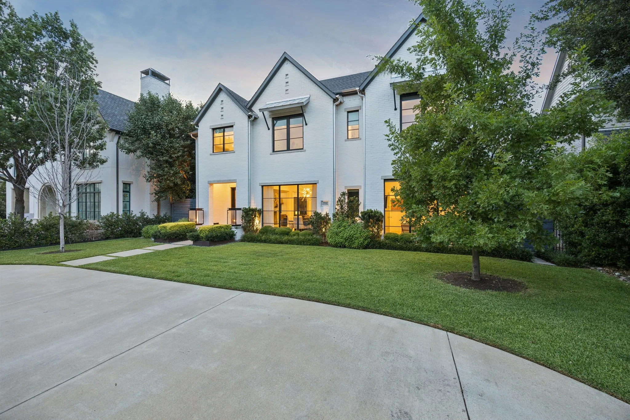 Large circle driveway