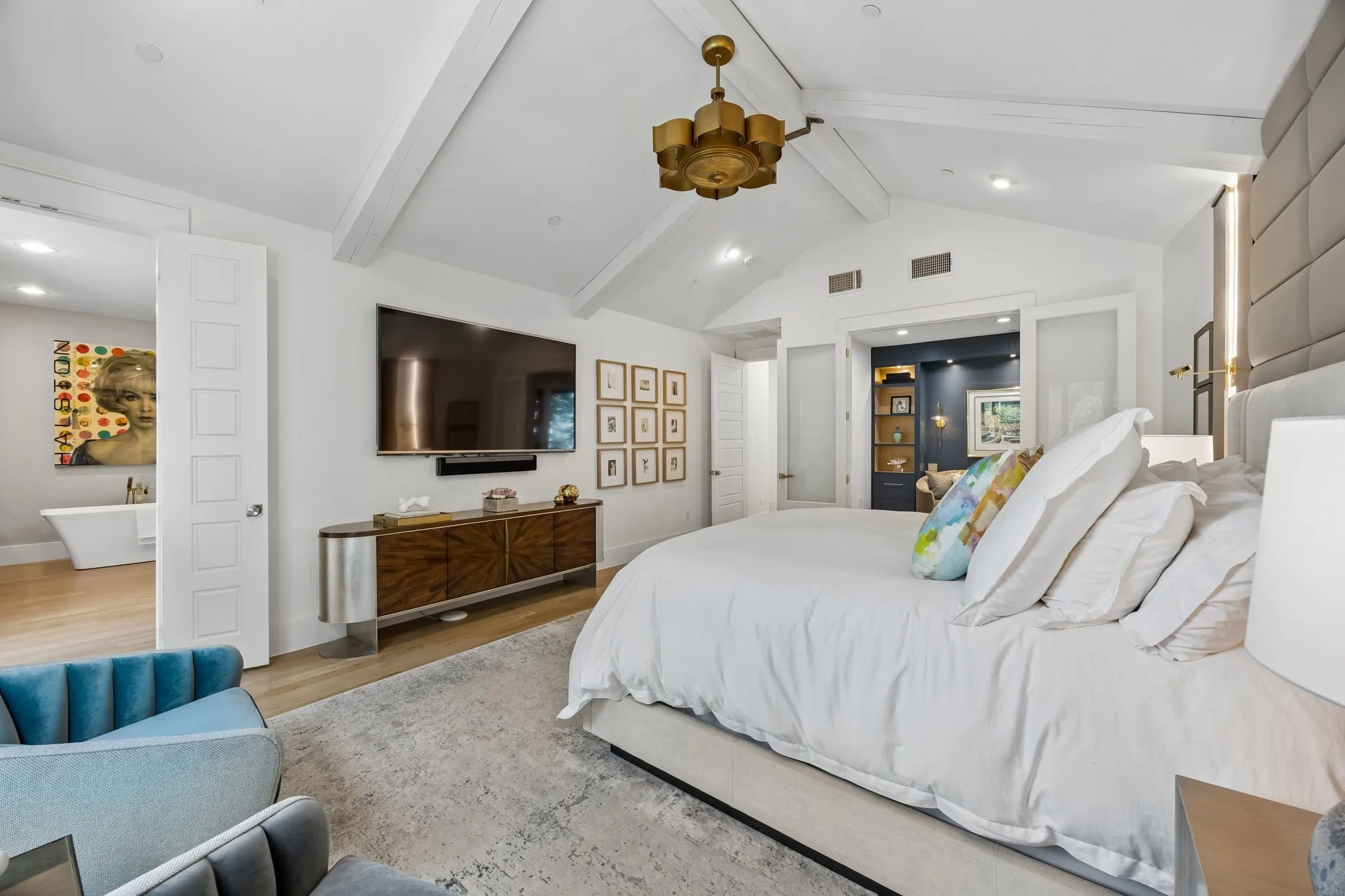 Single Family Residence For Sale in Dallas County , 3944 Wentwood Drive, University Park, Texas 75225, 5 Bedroom, 7 Bathroom, 3 Garage spaces, 6,084 Sqft, built in 2019, mls#21339540, Real Estate Agent in University Park, Homes For Sale in Dallas county, Homes For Sale in University Park, Realtor in University Park Texas, Real Estate Brokerage Independent Realty Texas, Luminita Cordes Realtor