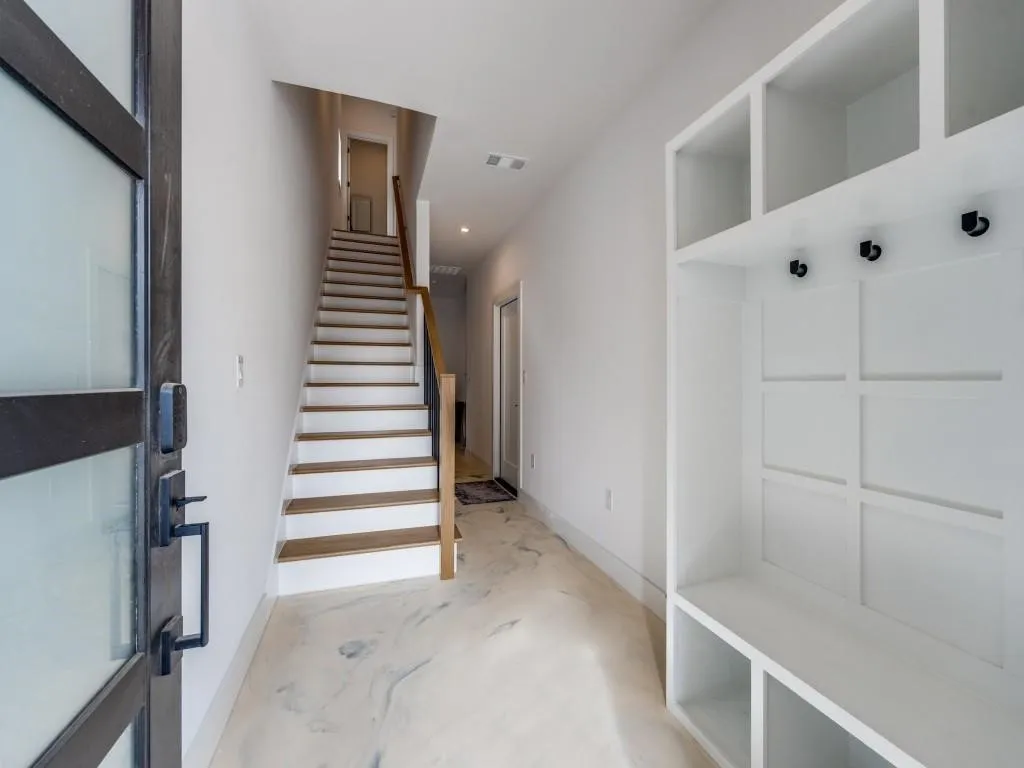 ENTRY WITH MUDROOM