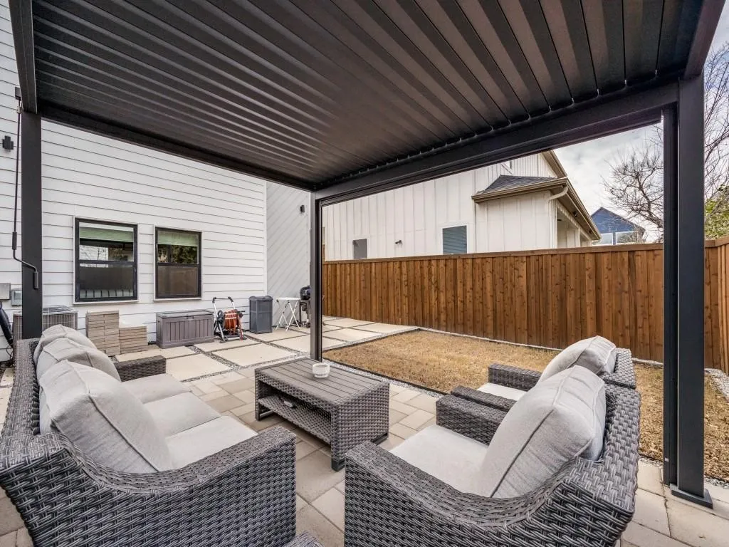 COVERED PATIO