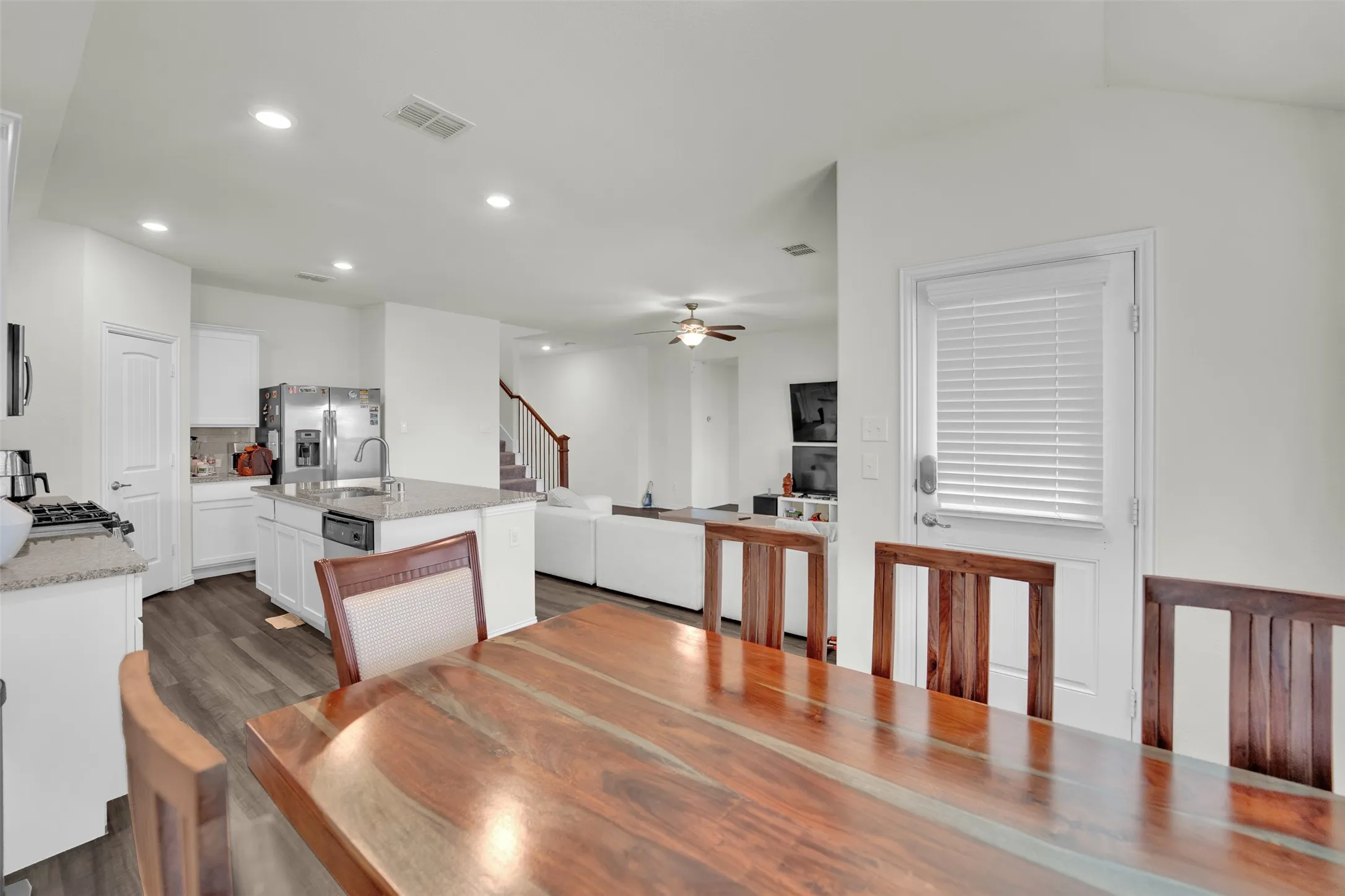 Single Family Residence For Sale in Tarrant County , 702 Pearl Way, Arlington, Texas 76002, 4 Bedroom, 3 Bathroom, 2 Garage spaces, 2,213 Sqft, built in 2018, mls#21337038, Real Estate Agent in Arlington, Homes For Sale in Tarrant county, Homes For Sale in Arlington, Realtor in Arlington Texas, Real Estate Brokerage Independent Realty Texas, Luminita Cordes Realtor