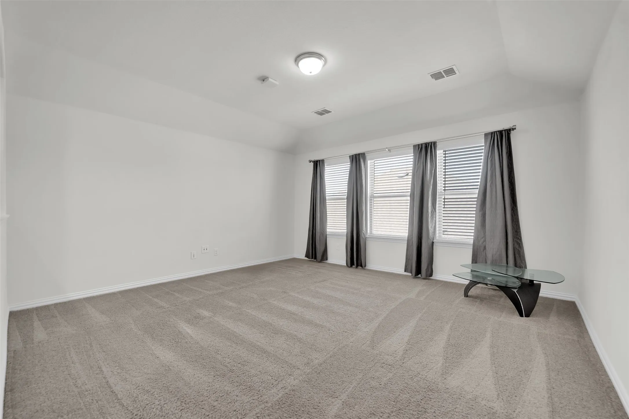 Single Family Residence For Sale in Tarrant County , 702 Pearl Way, Arlington, Texas 76002, 4 Bedroom, 3 Bathroom, 2 Garage spaces, 2,213 Sqft, built in 2018, mls#21337038, Real Estate Agent in Arlington, Homes For Sale in Tarrant county, Homes For Sale in Arlington, Realtor in Arlington Texas, Real Estate Brokerage Independent Realty Texas, Luminita Cordes Realtor
