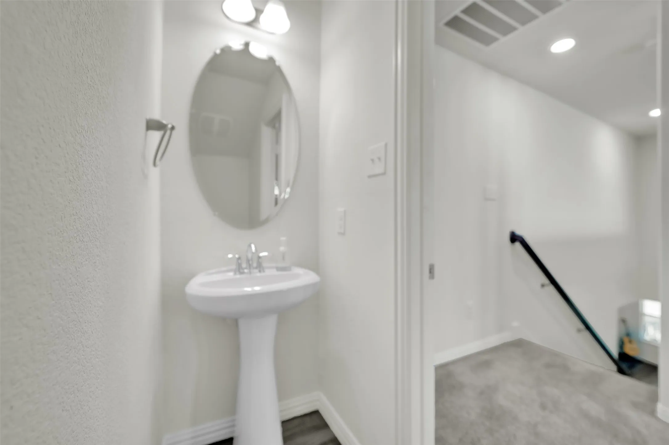Single Family Residence For Sale in Tarrant County , 702 Pearl Way, Arlington, Texas 76002, 4 Bedroom, 3 Bathroom, 2 Garage spaces, 2,213 Sqft, built in 2018, mls#21337038, Real Estate Agent in Arlington, Homes For Sale in Tarrant county, Homes For Sale in Arlington, Realtor in Arlington Texas, Real Estate Brokerage Independent Realty Texas, Luminita Cordes Realtor