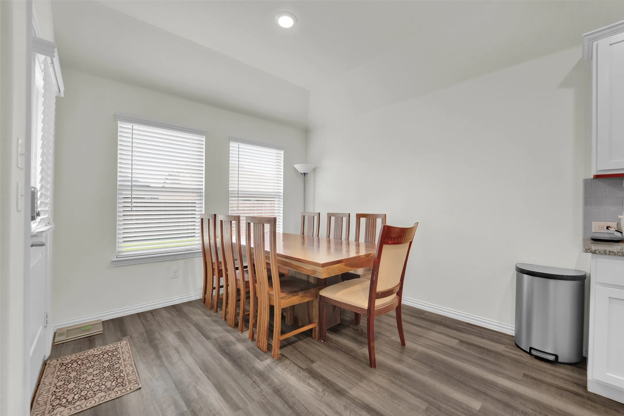 Single Family Residence For Sale in Tarrant County , 702 Pearl Way, Arlington, Texas 76002, 4 Bedroom, 3 Bathroom, 2 Garage spaces, 2,213 Sqft, built in 2018, mls#21337038, Real Estate Agent in Arlington, Homes For Sale in Tarrant county, Homes For Sale in Arlington, Realtor in Arlington Texas, Real Estate Brokerage Independent Realty Texas, Luminita Cordes Realtor
