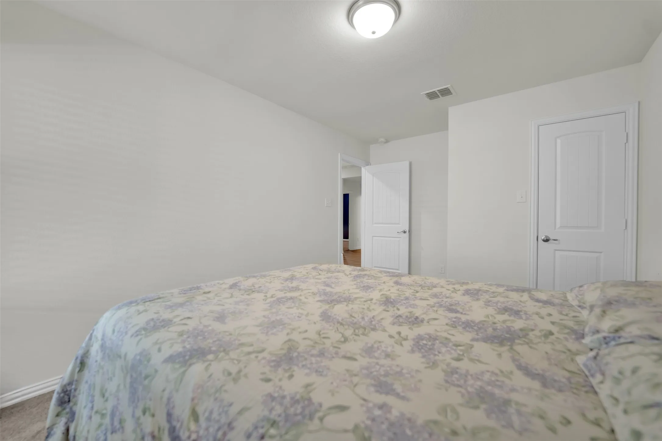Single Family Residence For Sale in Tarrant County , 702 Pearl Way, Arlington, Texas 76002, 4 Bedroom, 3 Bathroom, 2 Garage spaces, 2,213 Sqft, built in 2018, mls#21337038, Real Estate Agent in Arlington, Homes For Sale in Tarrant county, Homes For Sale in Arlington, Realtor in Arlington Texas, Real Estate Brokerage Independent Realty Texas, Luminita Cordes Realtor