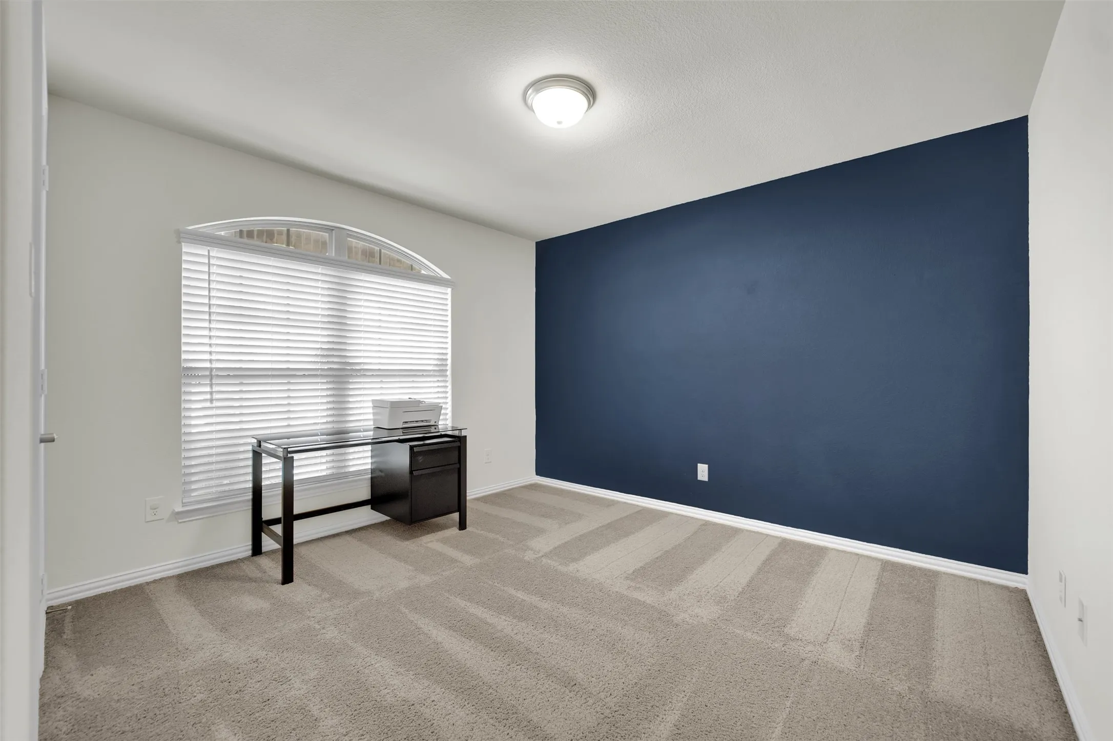 Single Family Residence For Sale in Tarrant County , 702 Pearl Way, Arlington, Texas 76002, 4 Bedroom, 3 Bathroom, 2 Garage spaces, 2,213 Sqft, built in 2018, mls#21337038, Real Estate Agent in Arlington, Homes For Sale in Tarrant county, Homes For Sale in Arlington, Realtor in Arlington Texas, Real Estate Brokerage Independent Realty Texas, Luminita Cordes Realtor