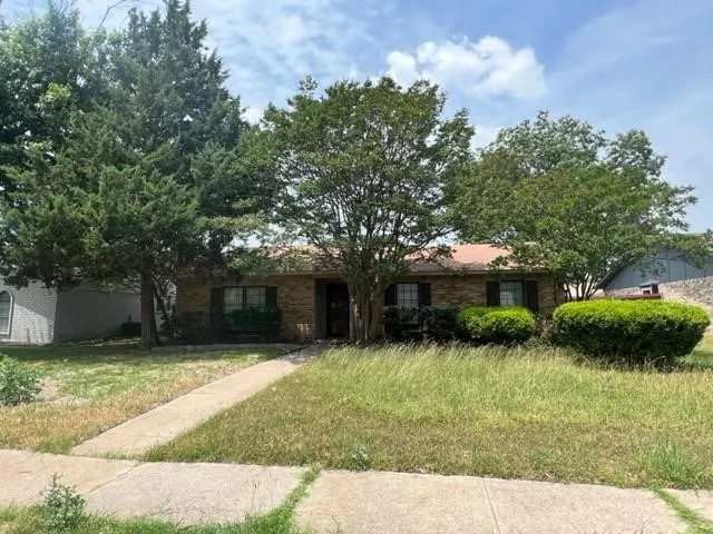 Single Family Residence For Rent in Collin County , 6525 Ember Court, Plano, Texas 75023, 3 Bedroom, 2 Bathroom, 2 Garage spaces, 1,717 Sqft, built in 1978, mls#21339549, Real Estate Agent in Plano, Homes For Rent in Collin county, Homes For Rent in Plano, Realtor in Plano Texas, Real Estate Brokerage Independent Realty Texas, Luminita Cordes Realtor