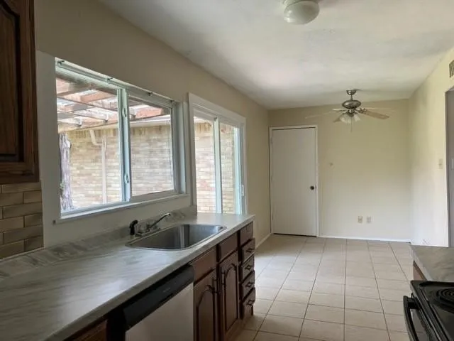 Single Family Residence For Rent in Collin County , 6525 Ember Court, Plano, Texas 75023, 3 Bedroom, 2 Bathroom, 2 Garage spaces, 1,717 Sqft, built in 1978, mls#21339549, Real Estate Agent in Plano, Homes For Rent in Collin county, Homes For Rent in Plano, Realtor in Plano Texas, Real Estate Brokerage Independent Realty Texas, Luminita Cordes Realtor