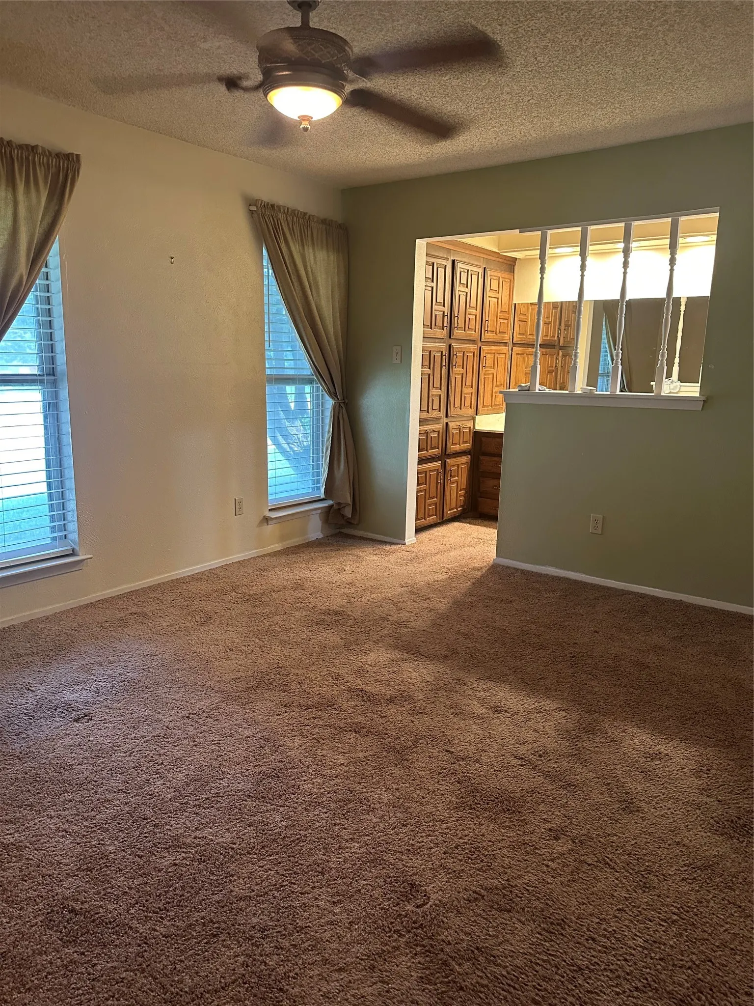 Single Family Residence For Sale in Tarrant County , 3701 South Court, Fort Worth, Texas 76133, 3 Bedroom, 2 Bathroom, 2 Garage spaces, 1,810 Sqft, built in 1979, Price $289,000, mls#21331394, Real Estate Agent in Fort Worth, Homes For Sale in Tarrant county, Homes For Sale in Fort Worth, Realtor in Fort Worth Texas, Real Estate Brokerage Independent Realty Texas, Luminita Cordes Realtor