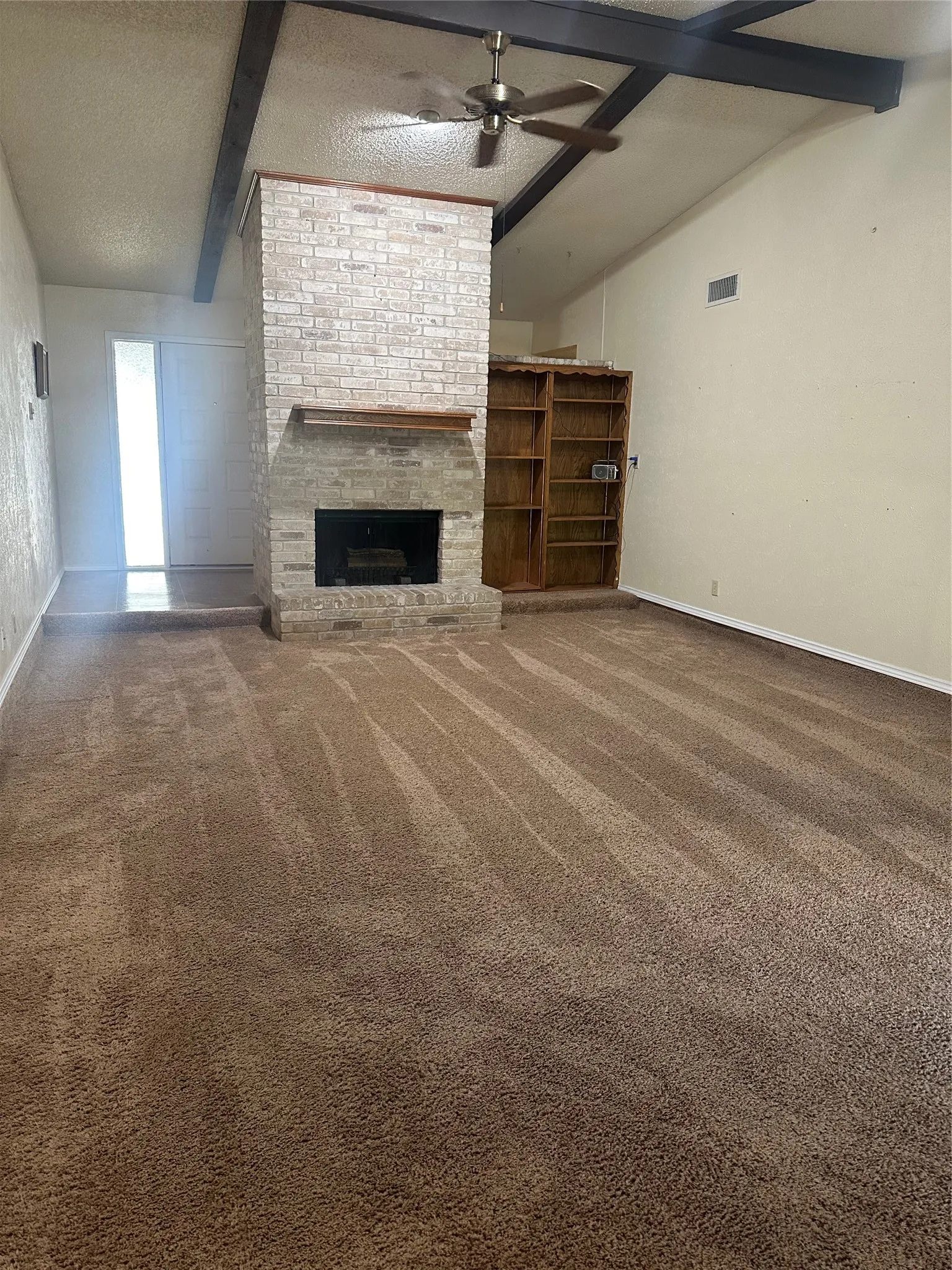 Single Family Residence For Sale in Tarrant County , 3701 South Court, Fort Worth, Texas 76133, 3 Bedroom, 2 Bathroom, 2 Garage spaces, 1,810 Sqft, built in 1979, Price $289,000, mls#21331394, Real Estate Agent in Fort Worth, Homes For Sale in Tarrant county, Homes For Sale in Fort Worth, Realtor in Fort Worth Texas, Real Estate Brokerage Independent Realty Texas, Luminita Cordes Realtor