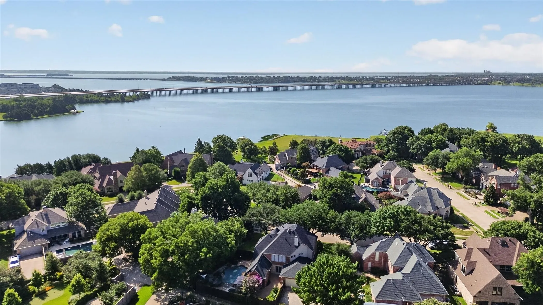 Single Family Residence For Sale in Dallas County , 4209 Pinecreek Drive, Rowlett, Texas 75088, 4 Bedroom, 4 Bathroom, 3 Garage spaces, 3,619 Sqft, built in 1998, mls#21338180, Real Estate Agent in Rowlett, Homes For Sale in Dallas county, Homes For Sale in Rowlett, Realtor in Rowlett Texas, Real Estate Brokerage Independent Realty Texas, Luminita Cordes Realtor