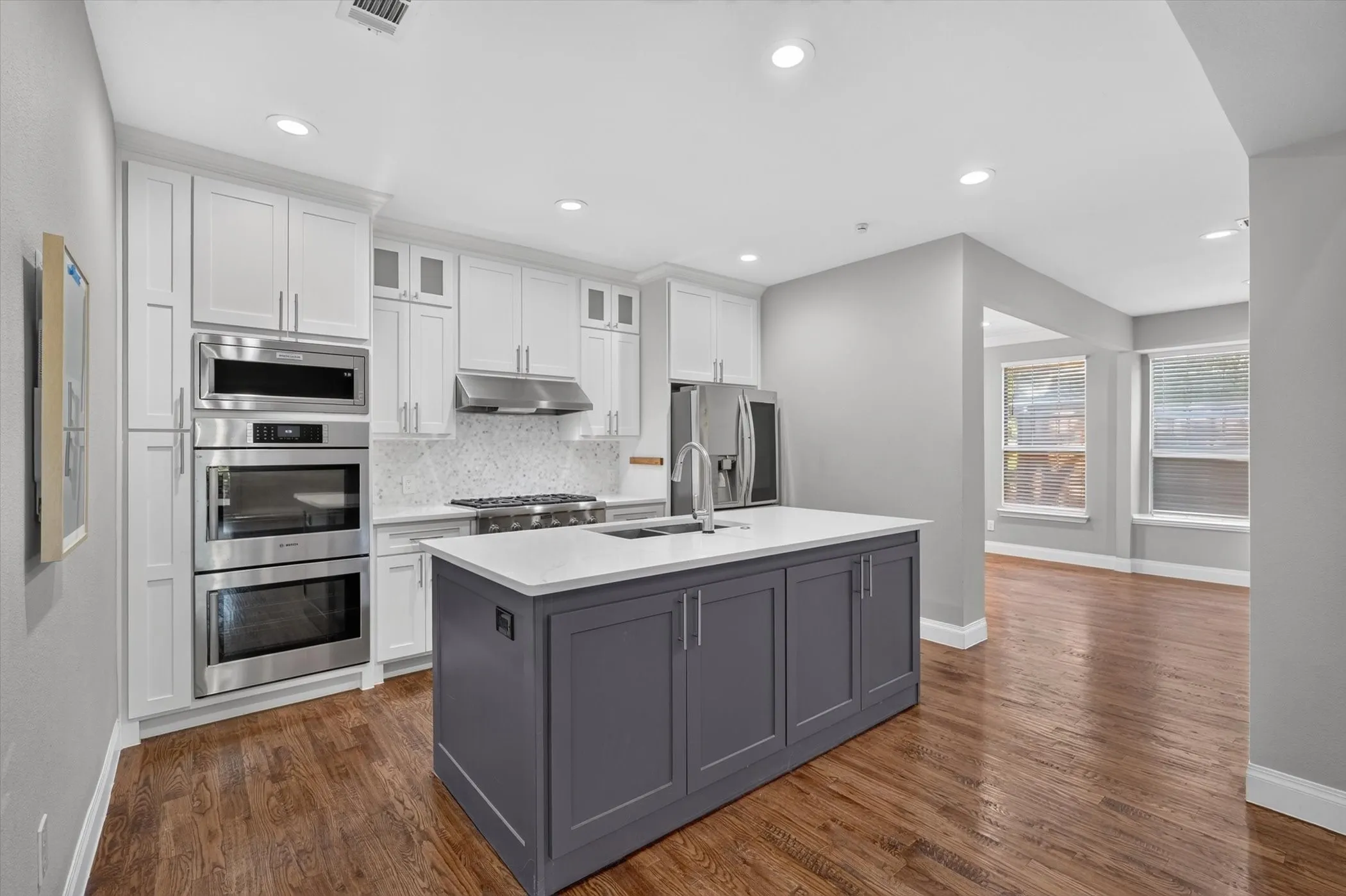 Single Family Residence For Sale in Dallas County , 4209 Pinecreek Drive, Rowlett, Texas 75088, 4 Bedroom, 4 Bathroom, 3 Garage spaces, 3,619 Sqft, built in 1998, mls#21338180, Real Estate Agent in Rowlett, Homes For Sale in Dallas county, Homes For Sale in Rowlett, Realtor in Rowlett Texas, Real Estate Brokerage Independent Realty Texas, Luminita Cordes Realtor