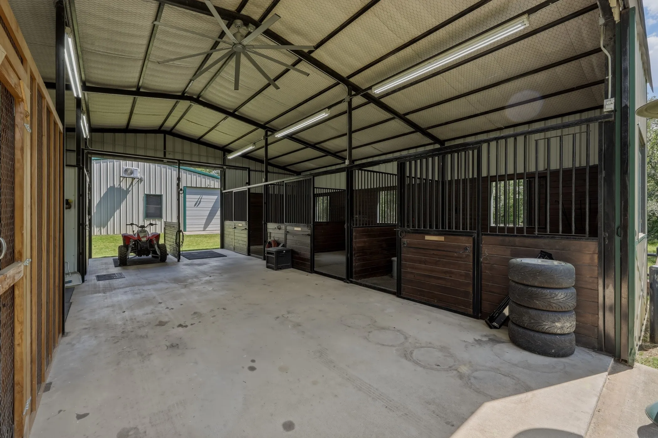 Single Family Residence For Sale in Denton County , 400 Porter Road, Bartonville, Texas 76226, 4 Bedroom, 6 Bathroom, 3 Garage spaces, 6,140 Sqft, built in 1999, Price $3,587,500, mls#21336273, Real Estate Agent in Bartonville, Homes For Sale in Denton county, Homes For Sale in Bartonville, Realtor in Bartonville Texas, Real Estate Brokerage Independent Realty Texas, Luminita Cordes Realtor