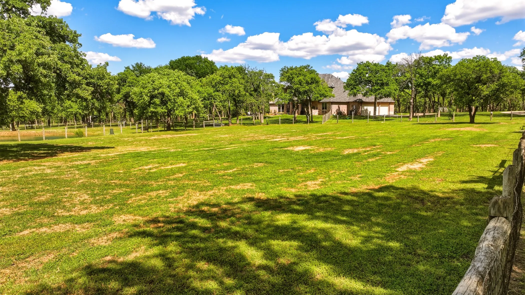 Single Family Residence For Sale in Denton County , 400 Porter Road, Bartonville, Texas 76226, 4 Bedroom, 6 Bathroom, 3 Garage spaces, 6,140 Sqft, built in 1999, Price $3,587,500, mls#21336273, Real Estate Agent in Bartonville, Homes For Sale in Denton county, Homes For Sale in Bartonville, Realtor in Bartonville Texas, Real Estate Brokerage Independent Realty Texas, Luminita Cordes Realtor