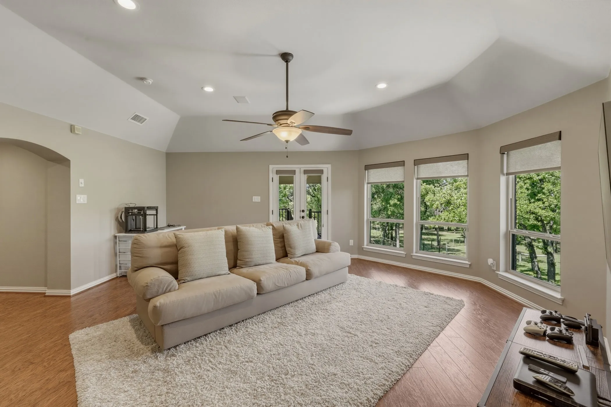 Single Family Residence For Sale in Denton County , 400 Porter Road, Bartonville, Texas 76226, 4 Bedroom, 6 Bathroom, 3 Garage spaces, 6,140 Sqft, built in 1999, Price $3,587,500, mls#21336273, Real Estate Agent in Bartonville, Homes For Sale in Denton county, Homes For Sale in Bartonville, Realtor in Bartonville Texas, Real Estate Brokerage Independent Realty Texas, Luminita Cordes Realtor