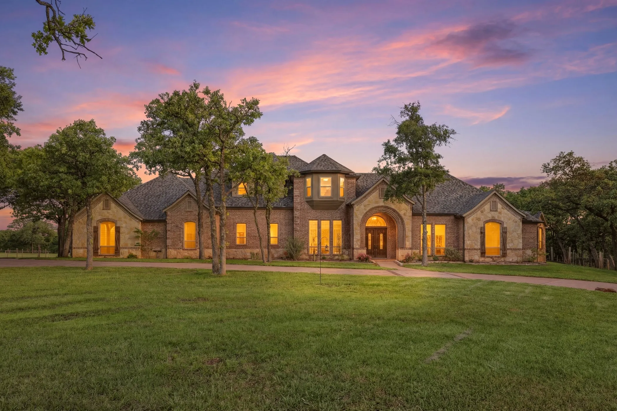 Single Family Residence For Sale in Denton County , 400 Porter Road, Bartonville, Texas 76226, 4 Bedroom, 6 Bathroom, 3 Garage spaces, 6,140 Sqft, built in 1999, Price $3,587,500, mls#21336273, Real Estate Agent in Bartonville, Homes For Sale in Denton county, Homes For Sale in Bartonville, Realtor in Bartonville Texas, Real Estate Brokerage Independent Realty Texas, Luminita Cordes Realtor