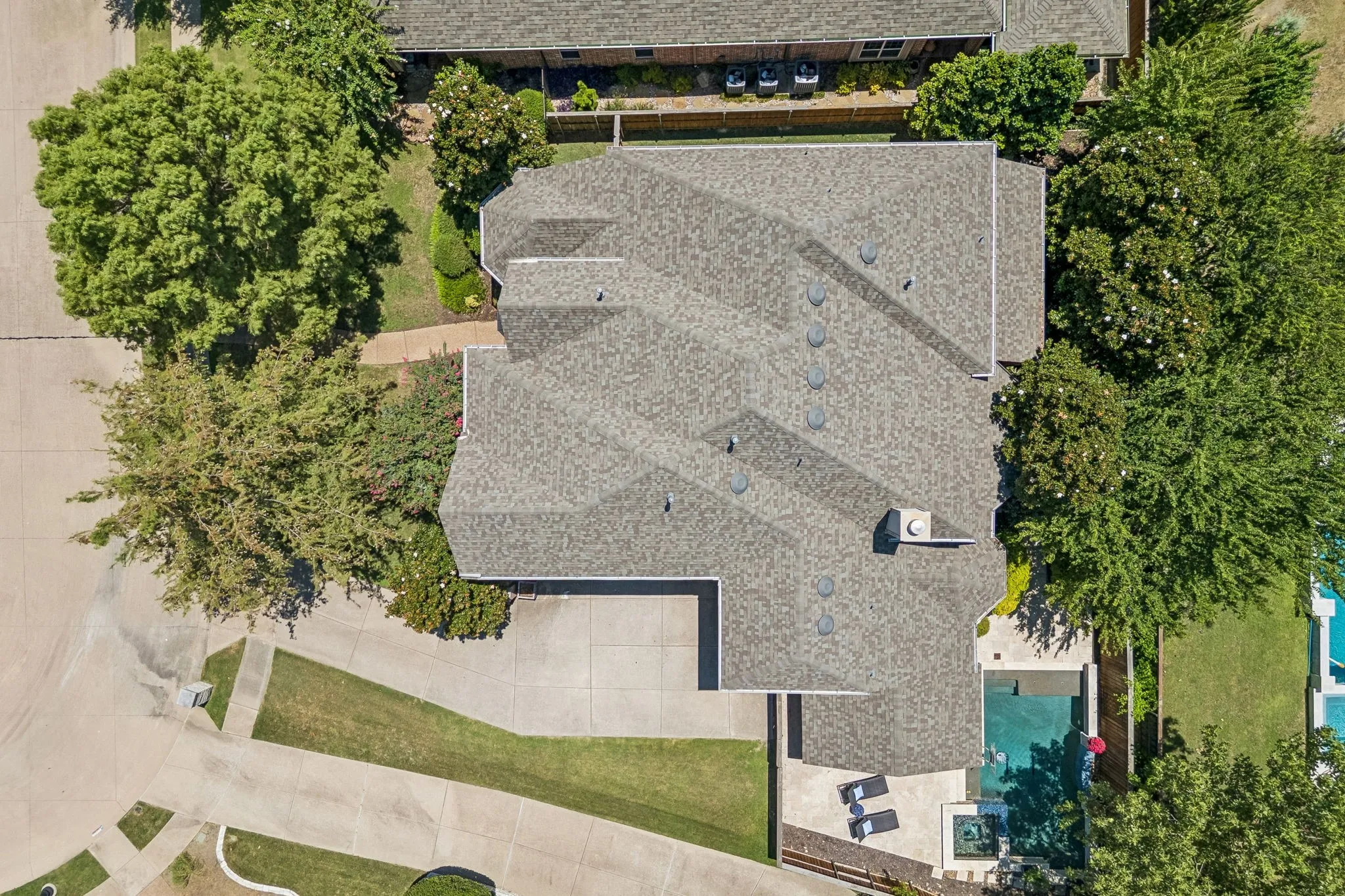 Quiet section of the neighborhood with outstanding privacy