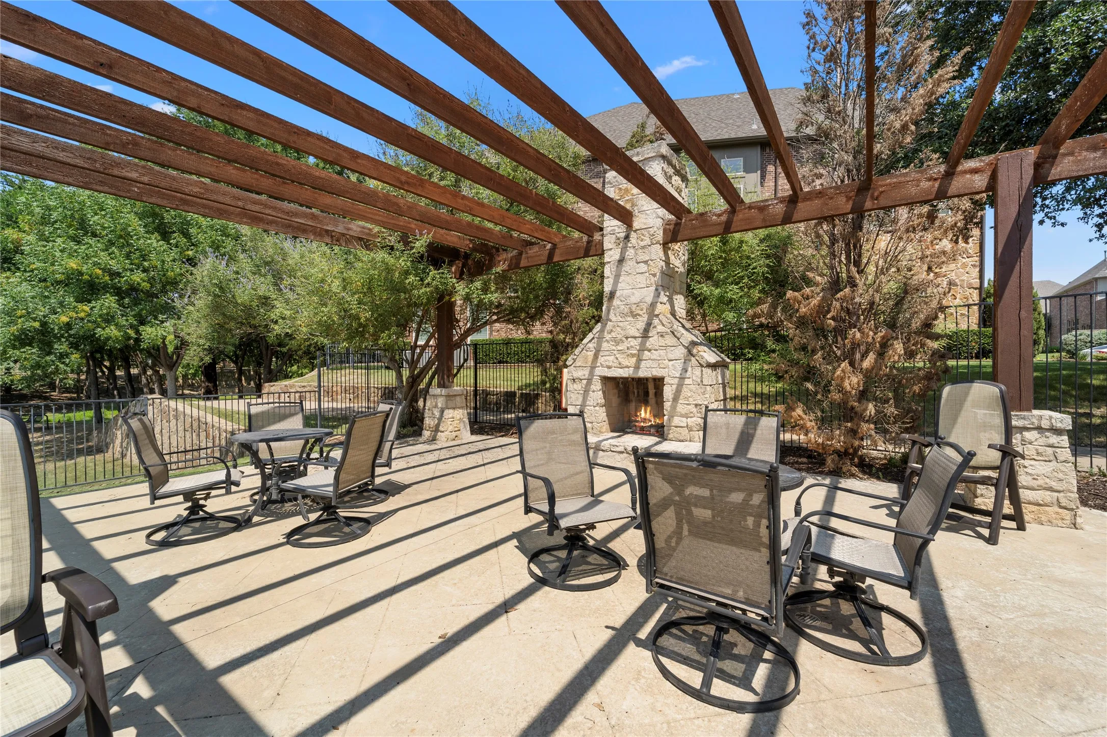 Townhouse For Rent in Denton County , 2952 Sheridan Drive, Carrollton, Texas 75010, 4 Bedroom, 4 Bathroom, 2 Garage spaces, 2,245 Sqft, built in 2018, mls#21339539, Real Estate Agent in Carrollton, Homes For Rent in Denton county, Homes For Rent in Carrollton, Realtor in Carrollton Texas, Real Estate Brokerage Independent Realty Texas, Luminita Cordes Realtor