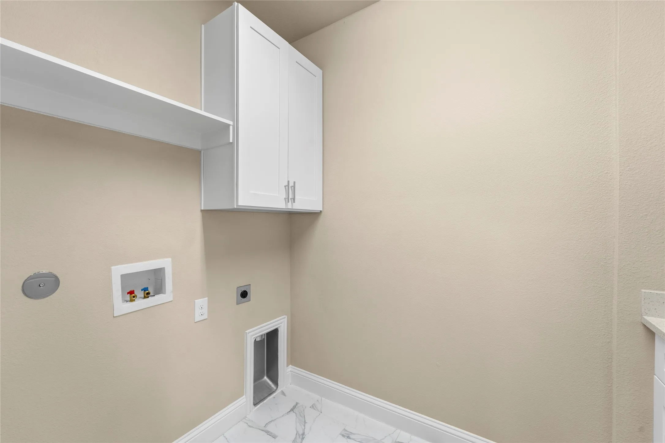 Townhouse For Rent in Denton County , 2952 Sheridan Drive, Carrollton, Texas 75010, 4 Bedroom, 4 Bathroom, 2 Garage spaces, 2,245 Sqft, built in 2018, mls#21339539, Real Estate Agent in Carrollton, Homes For Rent in Denton county, Homes For Rent in Carrollton, Realtor in Carrollton Texas, Real Estate Brokerage Independent Realty Texas, Luminita Cordes Realtor
