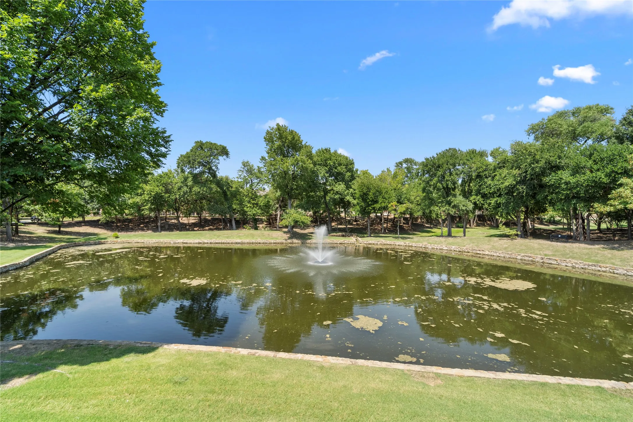 Townhouse For Rent in Denton County , 2952 Sheridan Drive, Carrollton, Texas 75010, 4 Bedroom, 4 Bathroom, 2 Garage spaces, 2,245 Sqft, built in 2018, mls#21339539, Real Estate Agent in Carrollton, Homes For Rent in Denton county, Homes For Rent in Carrollton, Realtor in Carrollton Texas, Real Estate Brokerage Independent Realty Texas, Luminita Cordes Realtor