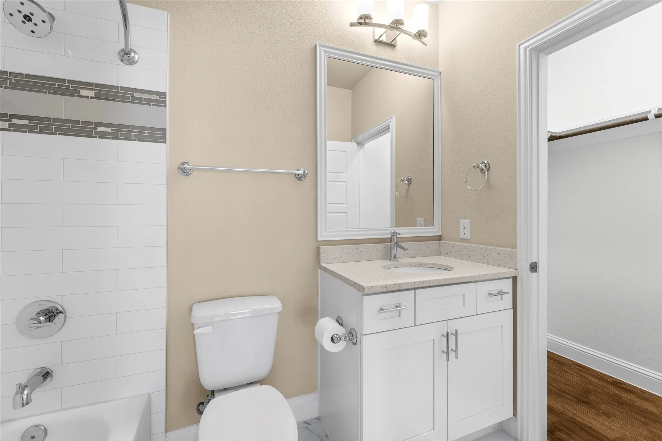 Townhouse For Rent in Denton County , 2952 Sheridan Drive, Carrollton, Texas 75010, 4 Bedroom, 4 Bathroom, 2 Garage spaces, 2,245 Sqft, built in 2018, mls#21339539, Real Estate Agent in Carrollton, Homes For Rent in Denton county, Homes For Rent in Carrollton, Realtor in Carrollton Texas, Real Estate Brokerage Independent Realty Texas, Luminita Cordes Realtor