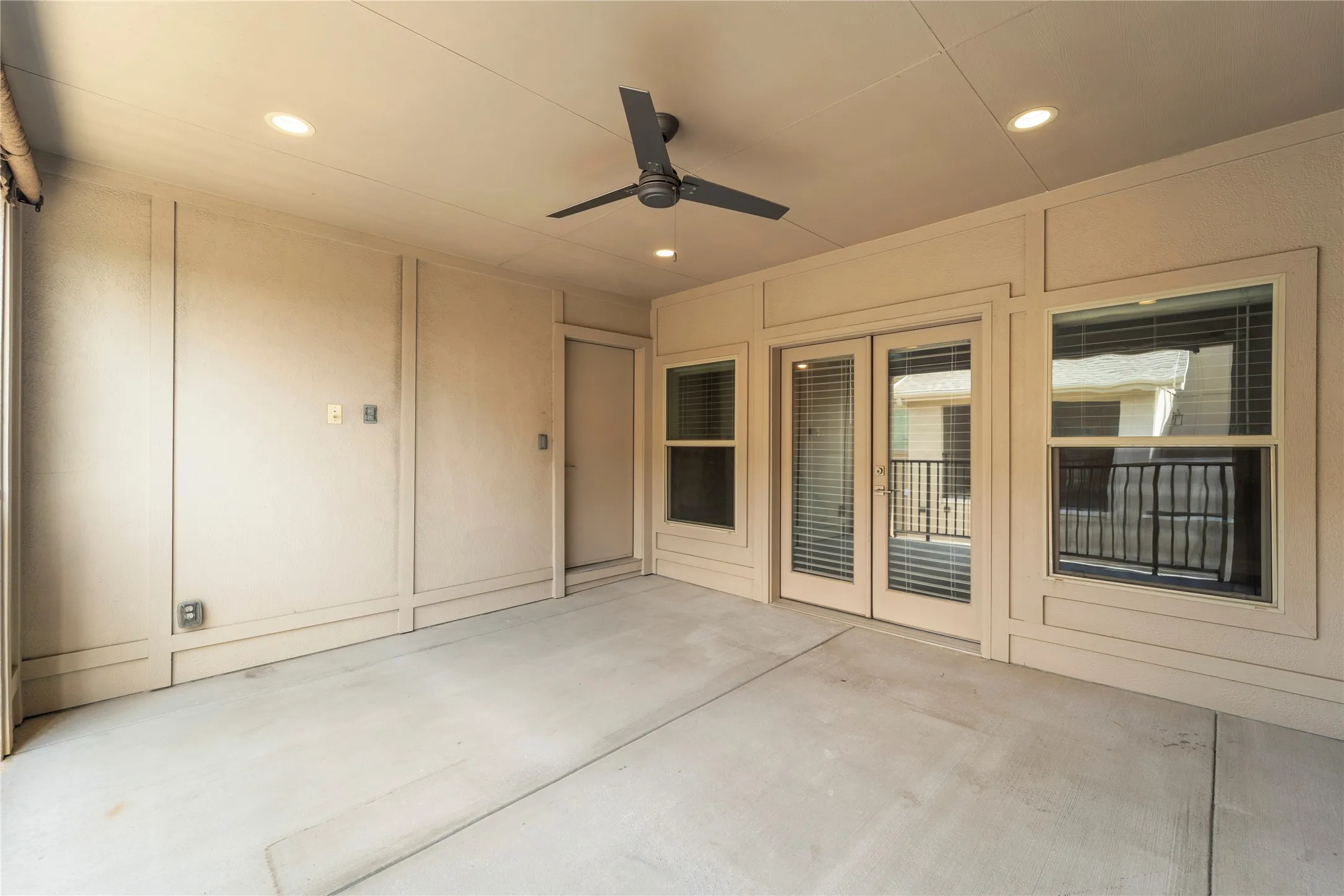 Townhouse For Rent in Denton County , 2952 Sheridan Drive, Carrollton, Texas 75010, 4 Bedroom, 4 Bathroom, 2 Garage spaces, 2,245 Sqft, built in 2018, mls#21339539, Real Estate Agent in Carrollton, Homes For Rent in Denton county, Homes For Rent in Carrollton, Realtor in Carrollton Texas, Real Estate Brokerage Independent Realty Texas, Luminita Cordes Realtor