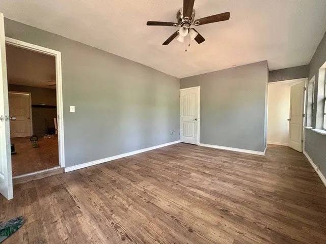 Single Family Residence For Sale in Hunt County , 9553 Amy Drive, Hawk Cove, Texas 75474, 3 Bedroom, 3 Bathroom, Garage spaces, 1,368 Sqft, built in 1956, mls#21337778, Real Estate Agent in Hawk Cove, Homes For Sale in Hunt county, Homes For Sale in Hawk Cove, Realtor in Hawk Cove Texas, Real Estate Brokerage Independent Realty Texas, Luminita Cordes Realtor