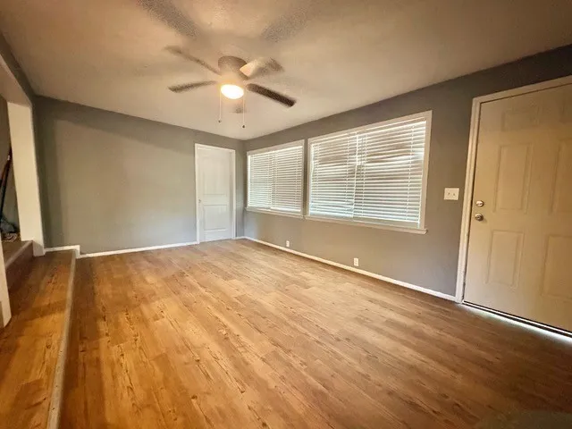 Single Family Residence For Sale in Hunt County , 9553 Amy Drive, Hawk Cove, Texas 75474, 3 Bedroom, 3 Bathroom, Garage spaces, 1,368 Sqft, built in 1956, mls#21337778, Real Estate Agent in Hawk Cove, Homes For Sale in Hunt county, Homes For Sale in Hawk Cove, Realtor in Hawk Cove Texas, Real Estate Brokerage Independent Realty Texas, Luminita Cordes Realtor