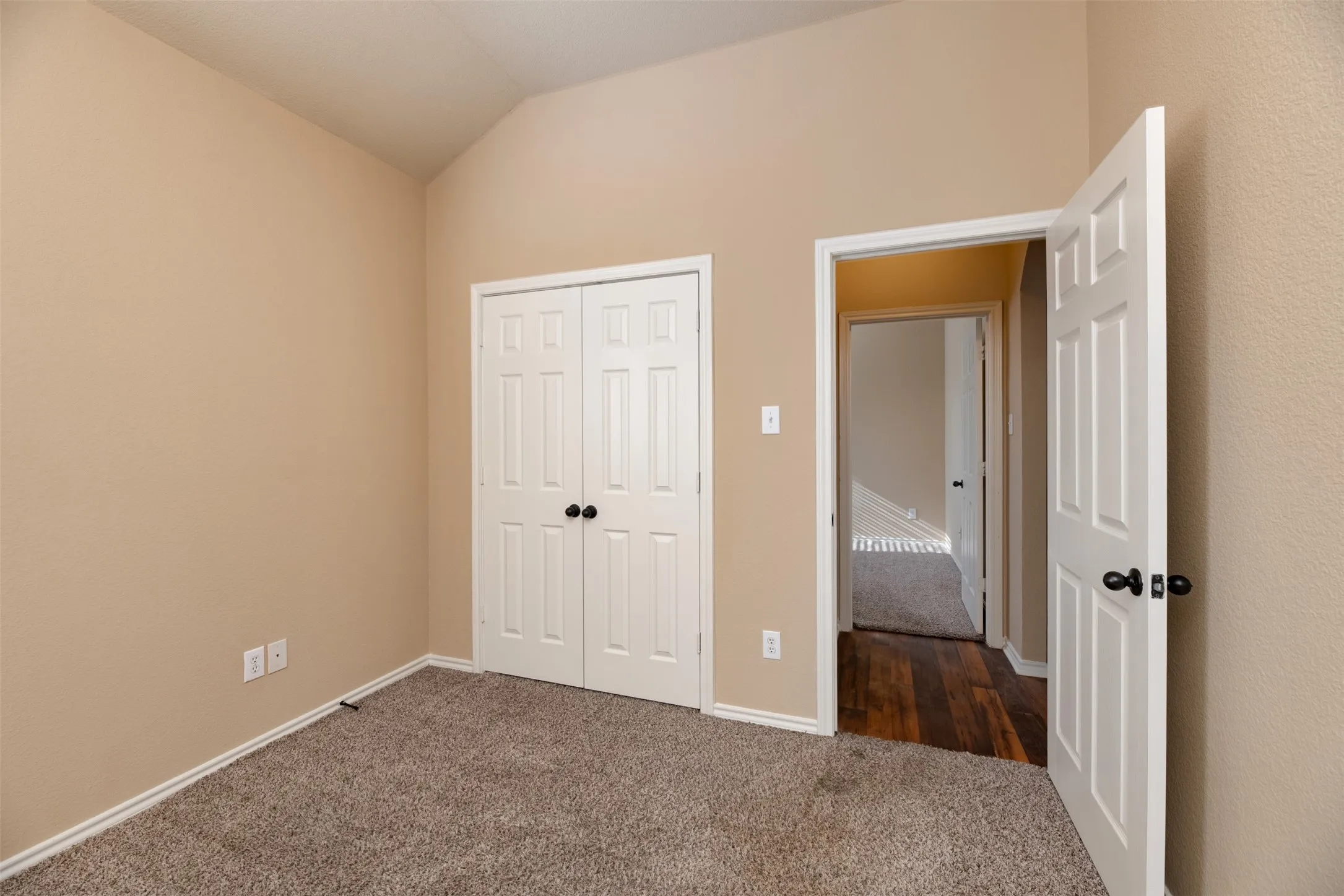Duplex For Rent in Tarrant County , 1405 Piedmont Drive, Mansfield, Texas 76063, 3 Bedroom, 2 Bathroom, 2 Garage spaces, 1,181 Sqft, built in 2007, mls#21339572, Real Estate Agent in Mansfield, Homes For Rent in Tarrant county, Homes For Rent in Mansfield, Realtor in Mansfield Texas, Real Estate Brokerage Independent Realty Texas, Luminita Cordes Realtor