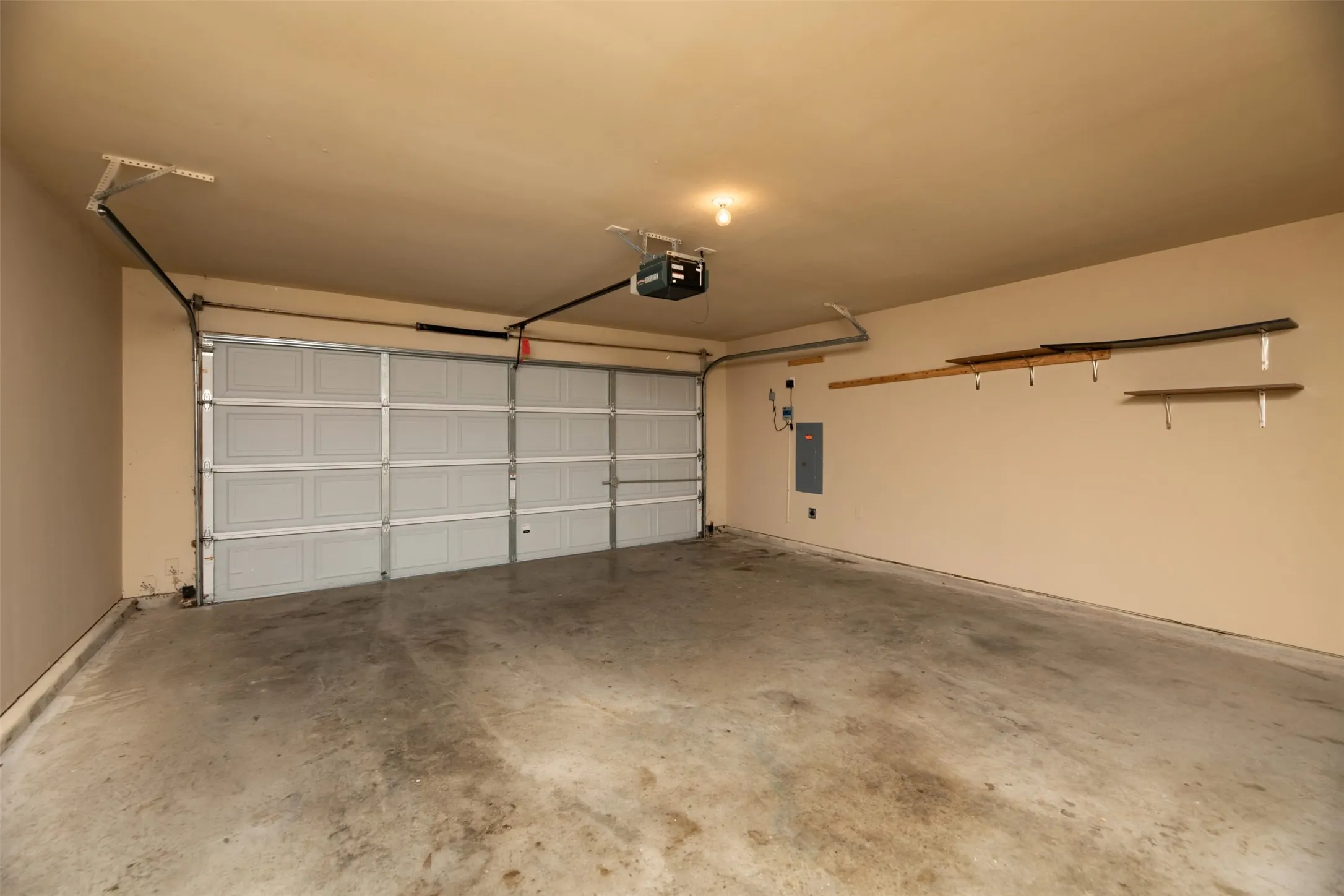 Duplex For Rent in Tarrant County , 1405 Piedmont Drive, Mansfield, Texas 76063, 3 Bedroom, 2 Bathroom, 2 Garage spaces, 1,181 Sqft, built in 2007, mls#21339572, Real Estate Agent in Mansfield, Homes For Rent in Tarrant county, Homes For Rent in Mansfield, Realtor in Mansfield Texas, Real Estate Brokerage Independent Realty Texas, Luminita Cordes Realtor