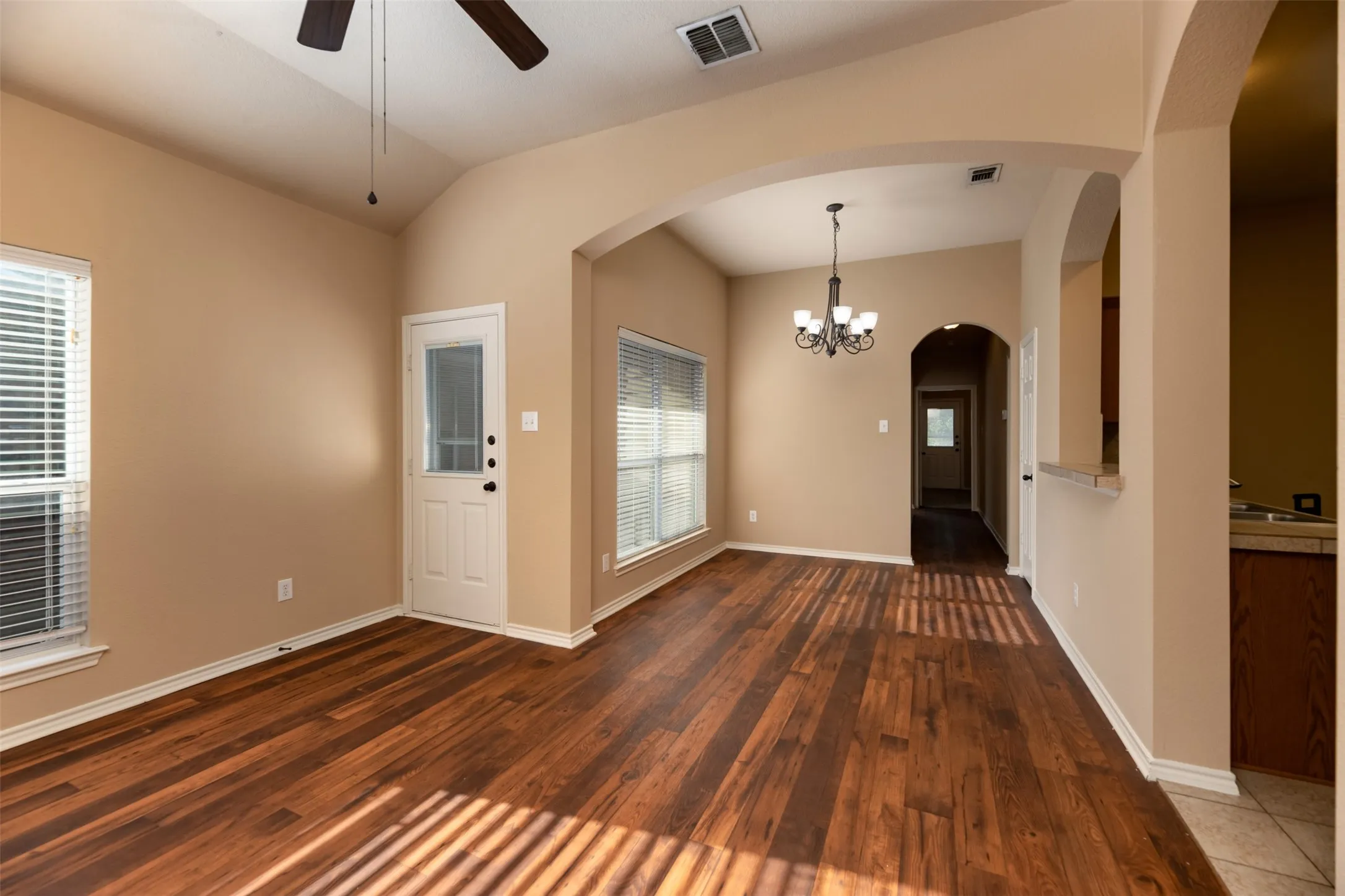 Duplex For Rent in Tarrant County , 1405 Piedmont Drive, Mansfield, Texas 76063, 3 Bedroom, 2 Bathroom, 2 Garage spaces, 1,181 Sqft, built in 2007, mls#21339572, Real Estate Agent in Mansfield, Homes For Rent in Tarrant county, Homes For Rent in Mansfield, Realtor in Mansfield Texas, Real Estate Brokerage Independent Realty Texas, Luminita Cordes Realtor