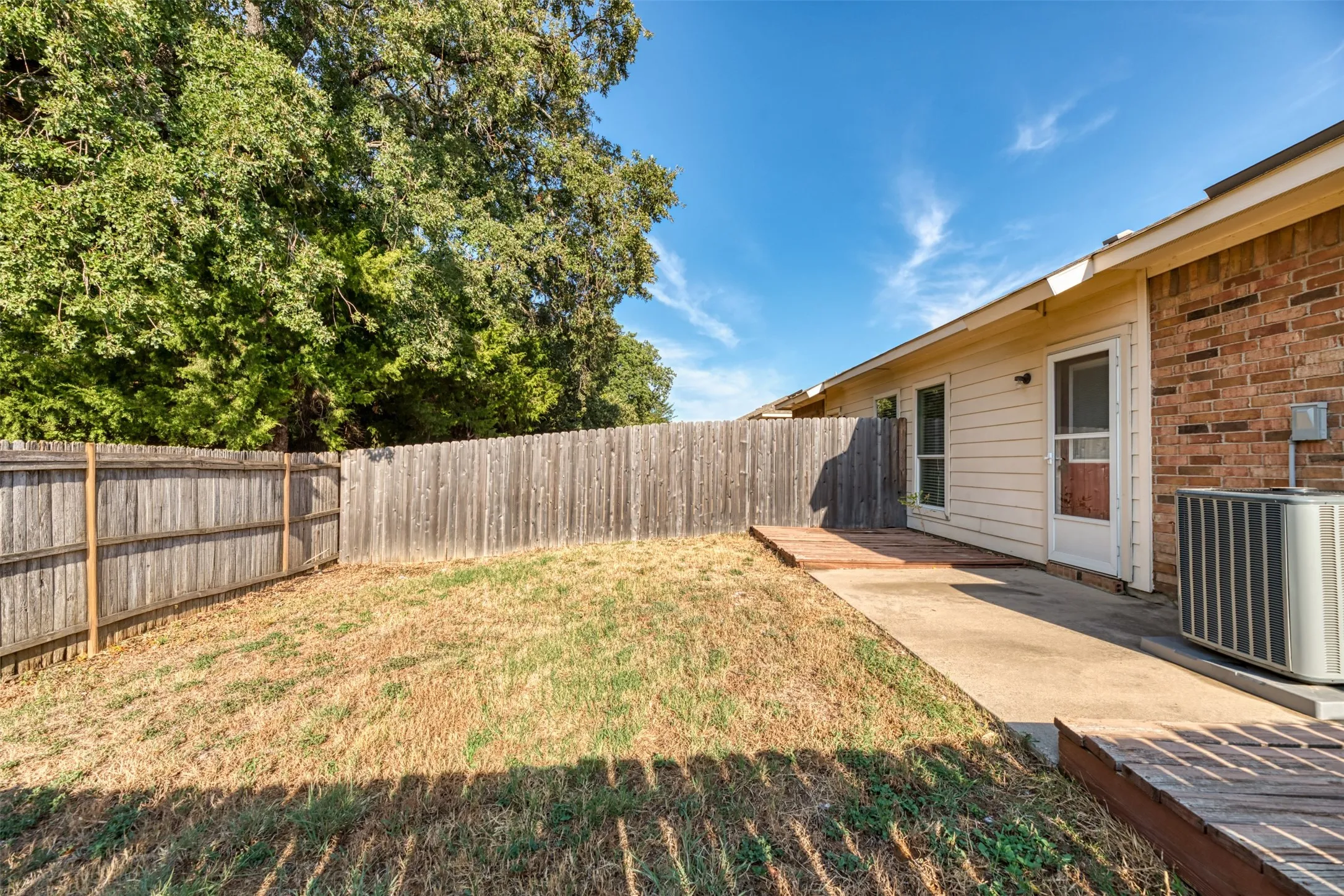 Duplex For Rent in Tarrant County , 1405 Piedmont Drive, Mansfield, Texas 76063, 3 Bedroom, 2 Bathroom, 2 Garage spaces, 1,181 Sqft, built in 2007, mls#21339572, Real Estate Agent in Mansfield, Homes For Rent in Tarrant county, Homes For Rent in Mansfield, Realtor in Mansfield Texas, Real Estate Brokerage Independent Realty Texas, Luminita Cordes Realtor