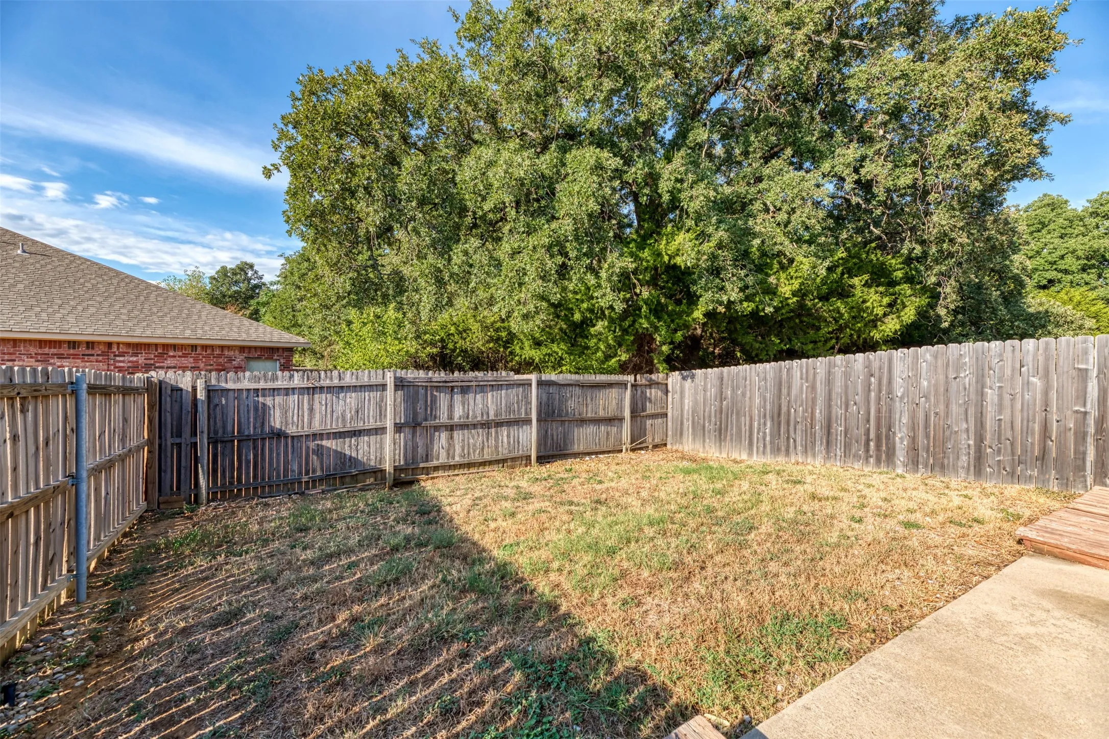Duplex For Rent in Tarrant County , 1405 Piedmont Drive, Mansfield, Texas 76063, 3 Bedroom, 2 Bathroom, 2 Garage spaces, 1,181 Sqft, built in 2007, mls#21339572, Real Estate Agent in Mansfield, Homes For Rent in Tarrant county, Homes For Rent in Mansfield, Realtor in Mansfield Texas, Real Estate Brokerage Independent Realty Texas, Luminita Cordes Realtor