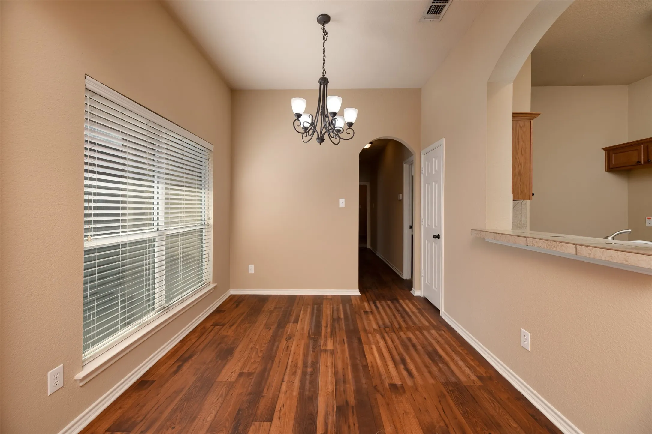 Duplex For Rent in Tarrant County , 1405 Piedmont Drive, Mansfield, Texas 76063, 3 Bedroom, 2 Bathroom, 2 Garage spaces, 1,181 Sqft, built in 2007, mls#21339572, Real Estate Agent in Mansfield, Homes For Rent in Tarrant county, Homes For Rent in Mansfield, Realtor in Mansfield Texas, Real Estate Brokerage Independent Realty Texas, Luminita Cordes Realtor