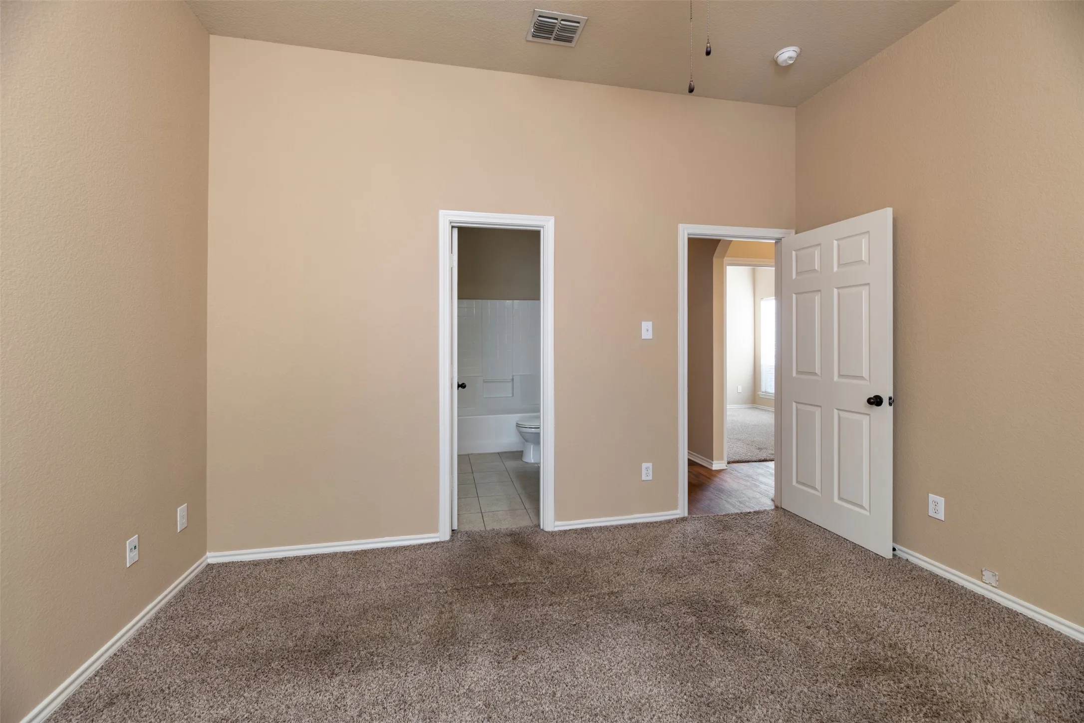 Duplex For Rent in Tarrant County , 1405 Piedmont Drive, Mansfield, Texas 76063, 3 Bedroom, 2 Bathroom, 2 Garage spaces, 1,181 Sqft, built in 2007, mls#21339572, Real Estate Agent in Mansfield, Homes For Rent in Tarrant county, Homes For Rent in Mansfield, Realtor in Mansfield Texas, Real Estate Brokerage Independent Realty Texas, Luminita Cordes Realtor