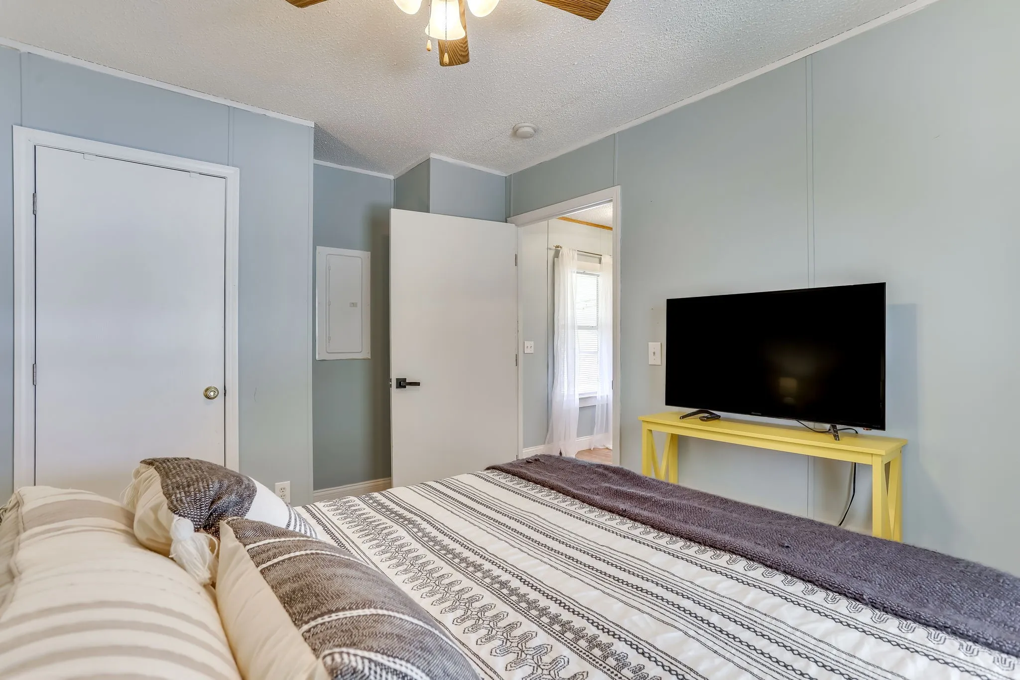 Single Family Residence For Sale in Palo Pinto County , 606 Dunn Drive, Palo Pinto, Texas 76484, 3 Bedrooms, 2 Bathrooms, Garage spaces, 1,600 Sqft, built in 2005, Price $545,000, mls#21336577, Real Estate Agent in Palo Pinto, Homes For Sale in Palo Pinto county, Homes For Sale in Palo Pinto, Realtor in Palo Pinto Texas, Real Estate Brokerage Independent Realty Texas, Luminita Cordes Realtor