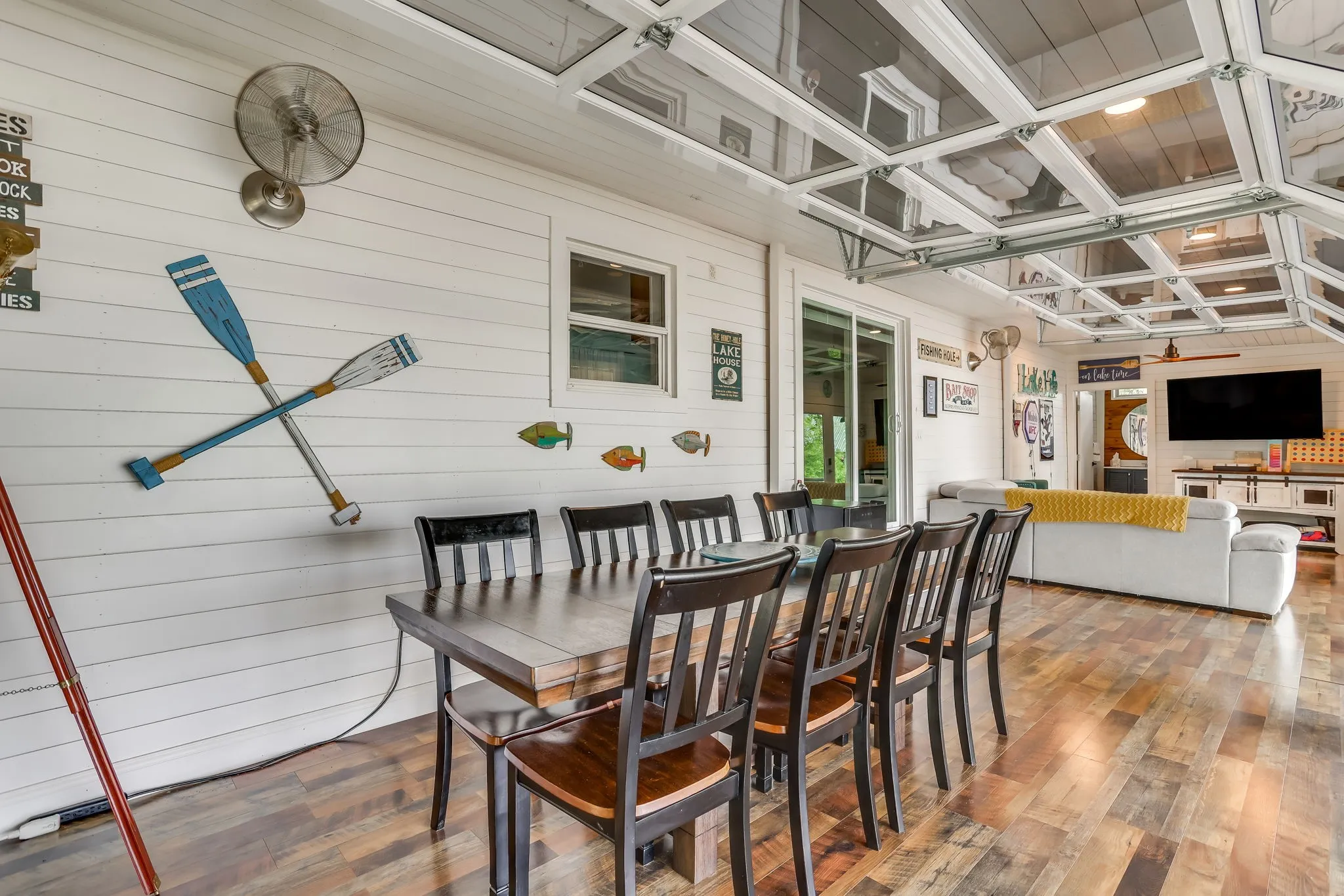Single Family Residence For Sale in Palo Pinto County , 606 Dunn Drive, Palo Pinto, Texas 76484, 3 Bedrooms, 2 Bathrooms, Garage spaces, 1,600 Sqft, built in 2005, Price $545,000, mls#21336577, Real Estate Agent in Palo Pinto, Homes For Sale in Palo Pinto county, Homes For Sale in Palo Pinto, Realtor in Palo Pinto Texas, Real Estate Brokerage Independent Realty Texas, Luminita Cordes Realtor