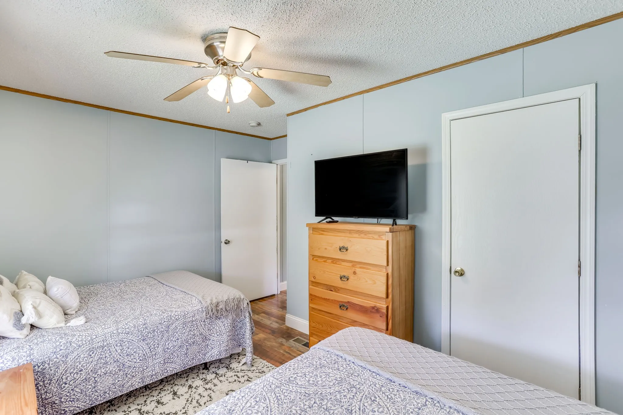 Single Family Residence For Sale in Palo Pinto County , 606 Dunn Drive, Palo Pinto, Texas 76484, 3 Bedrooms, 2 Bathrooms, Garage spaces, 1,600 Sqft, built in 2005, Price $545,000, mls#21336577, Real Estate Agent in Palo Pinto, Homes For Sale in Palo Pinto county, Homes For Sale in Palo Pinto, Realtor in Palo Pinto Texas, Real Estate Brokerage Independent Realty Texas, Luminita Cordes Realtor