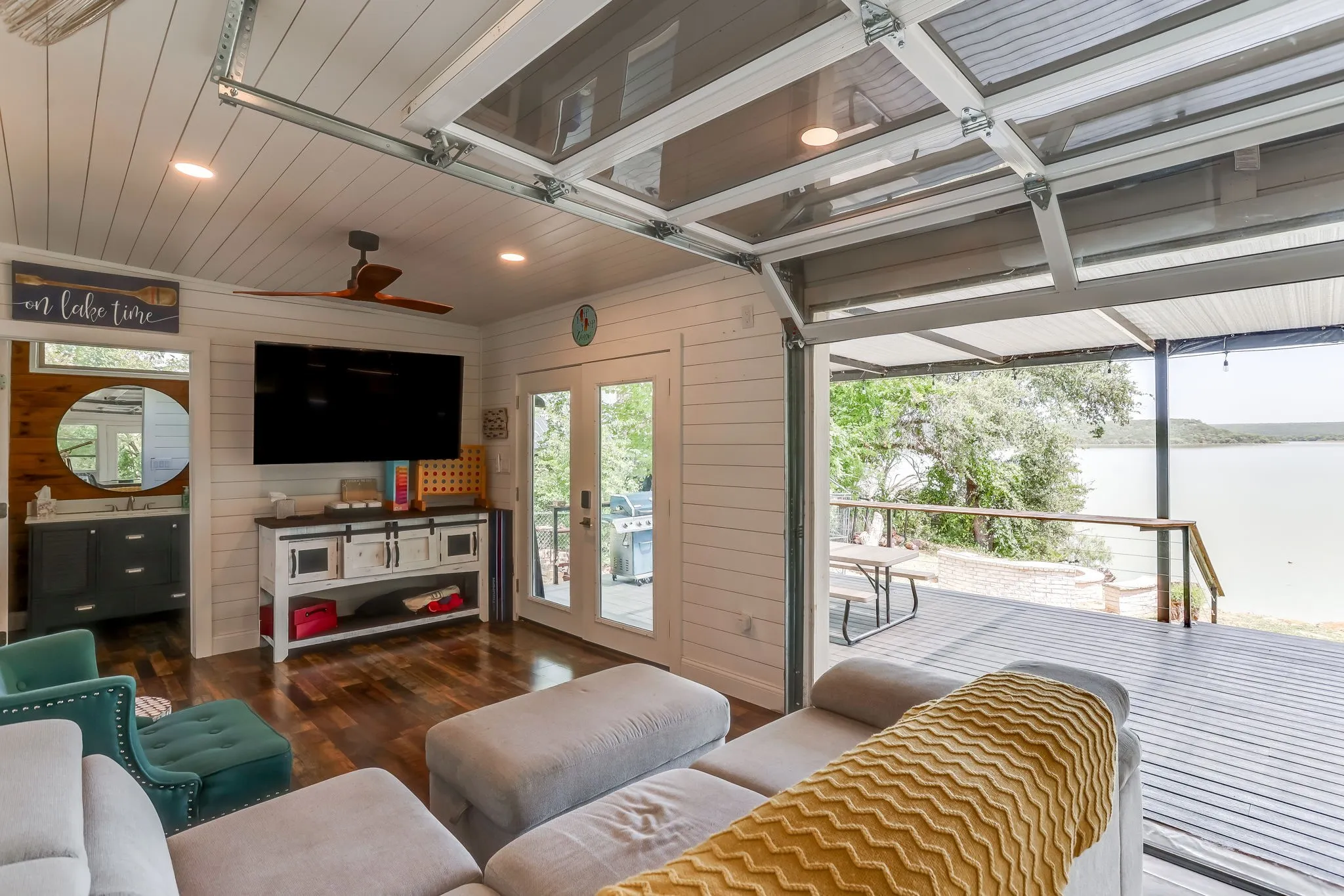 Single Family Residence For Sale in Palo Pinto County , 606 Dunn Drive, Palo Pinto, Texas 76484, 3 Bedrooms, 2 Bathrooms, Garage spaces, 1,600 Sqft, built in 2005, Price $545,000, mls#21336577, Real Estate Agent in Palo Pinto, Homes For Sale in Palo Pinto county, Homes For Sale in Palo Pinto, Realtor in Palo Pinto Texas, Real Estate Brokerage Independent Realty Texas, Luminita Cordes Realtor